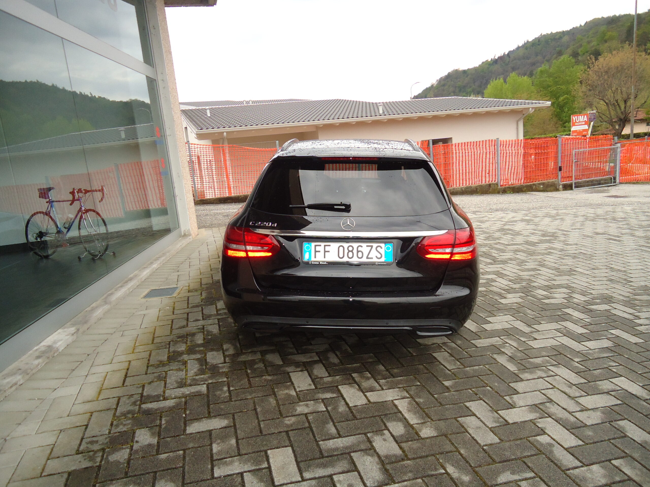 
								Mercedes C 220 D SW full									