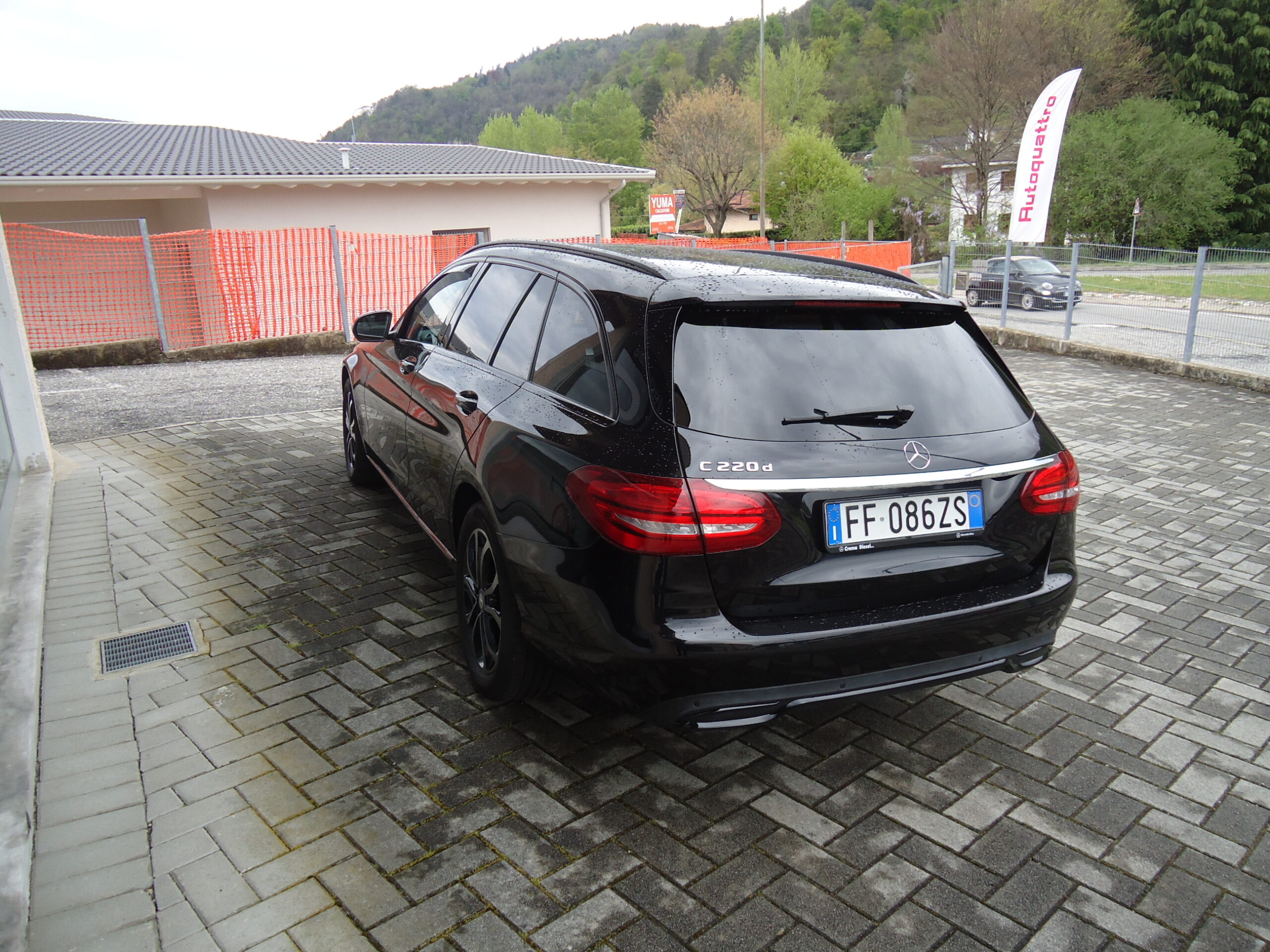 
								Mercedes C 220 D SW full									