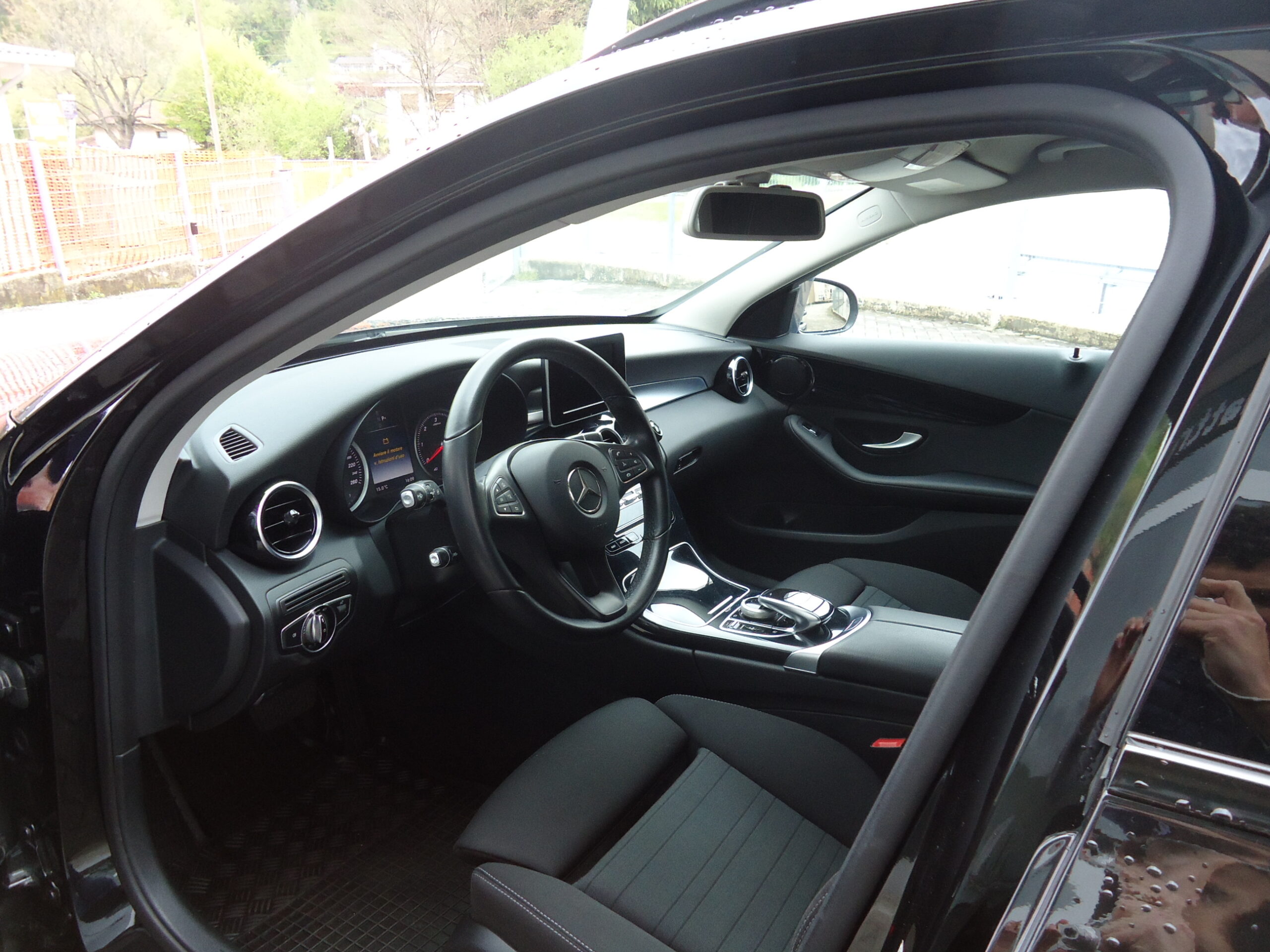 
								Mercedes C 220 D SW full									