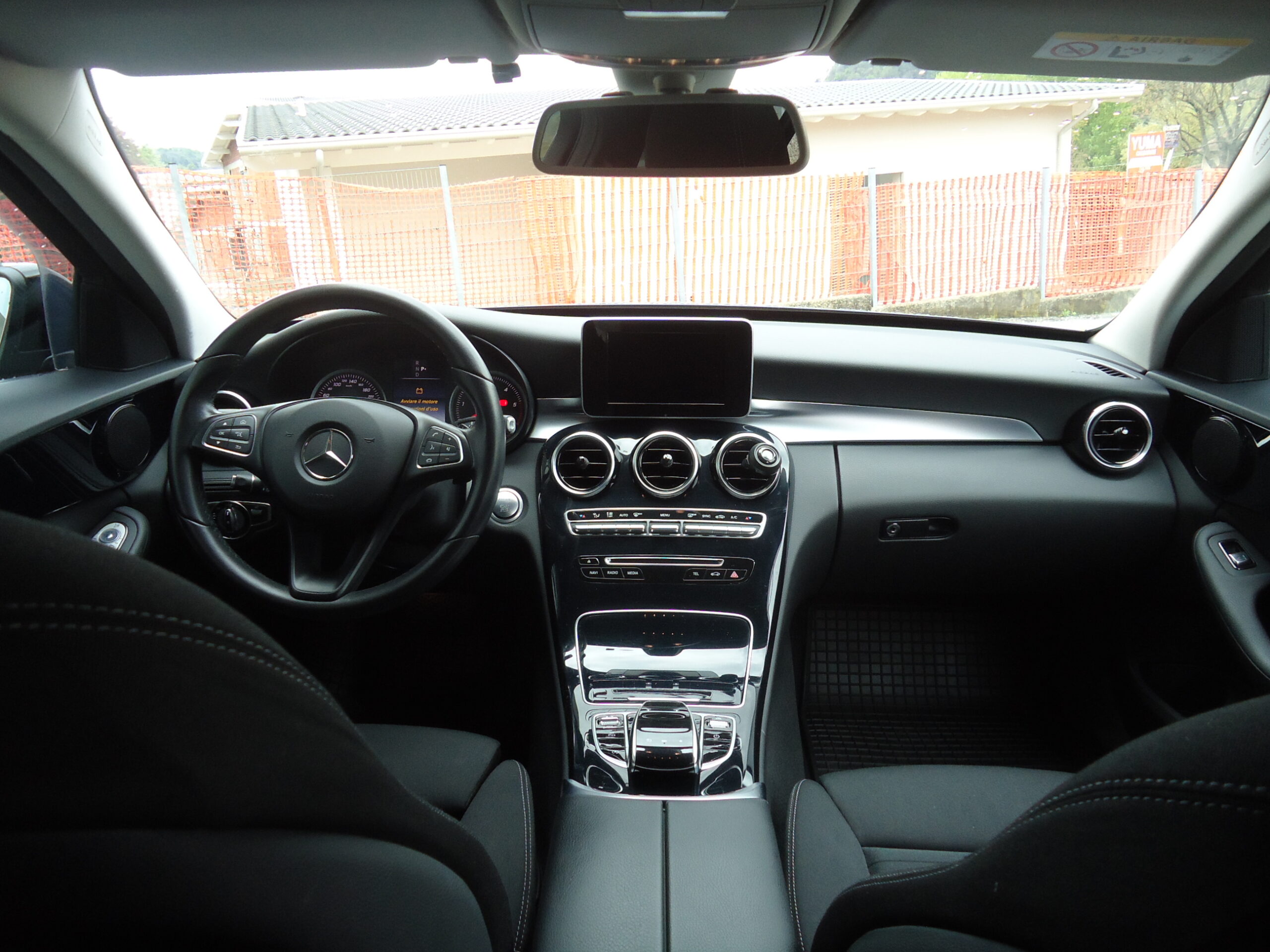 
								Mercedes C 220 D SW full									