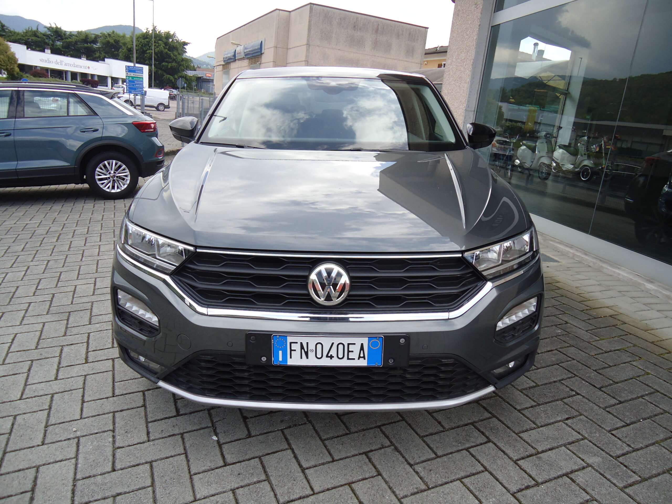 
								VW T-ROC 2018 full									