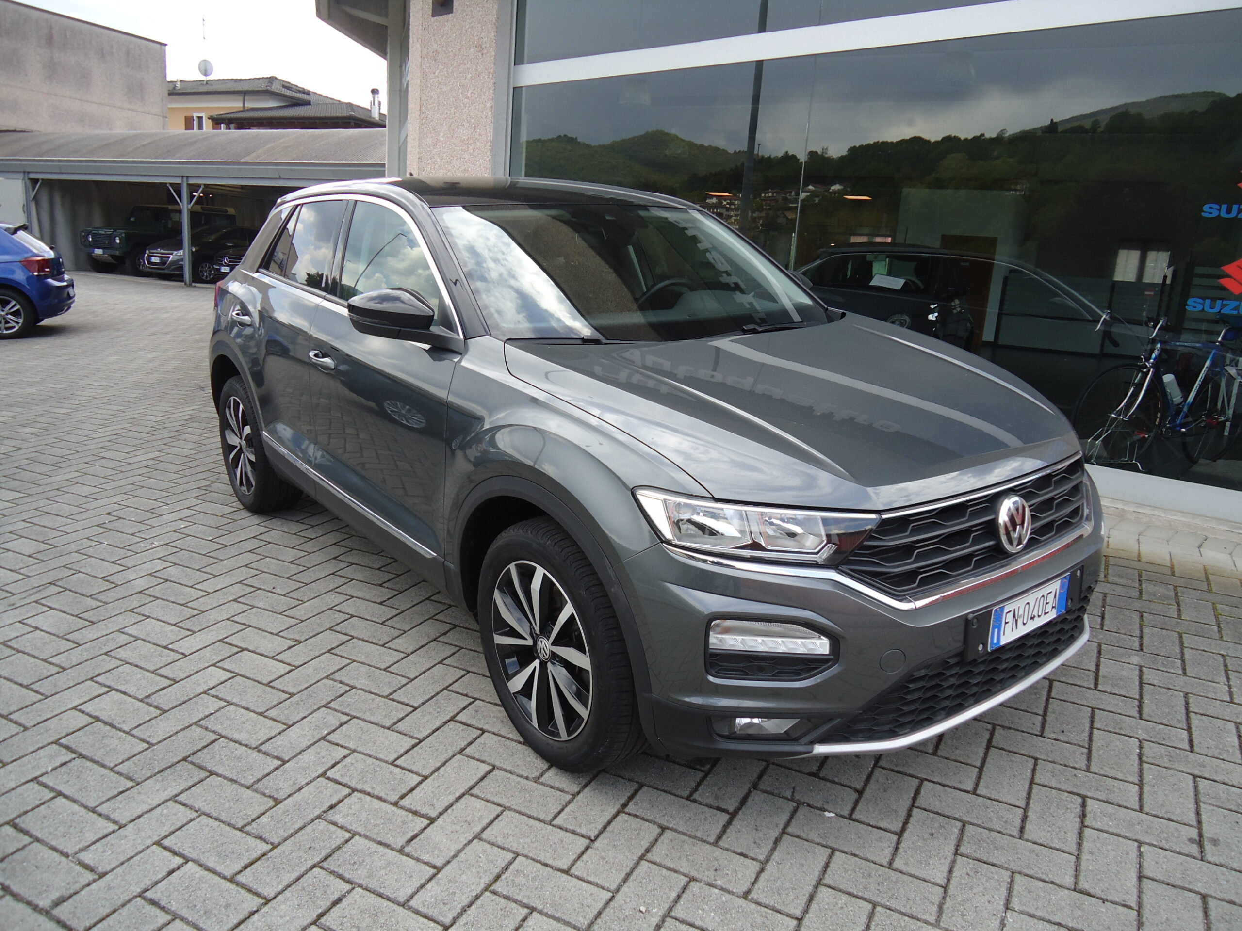 
								VW T-ROC 2018 full									
