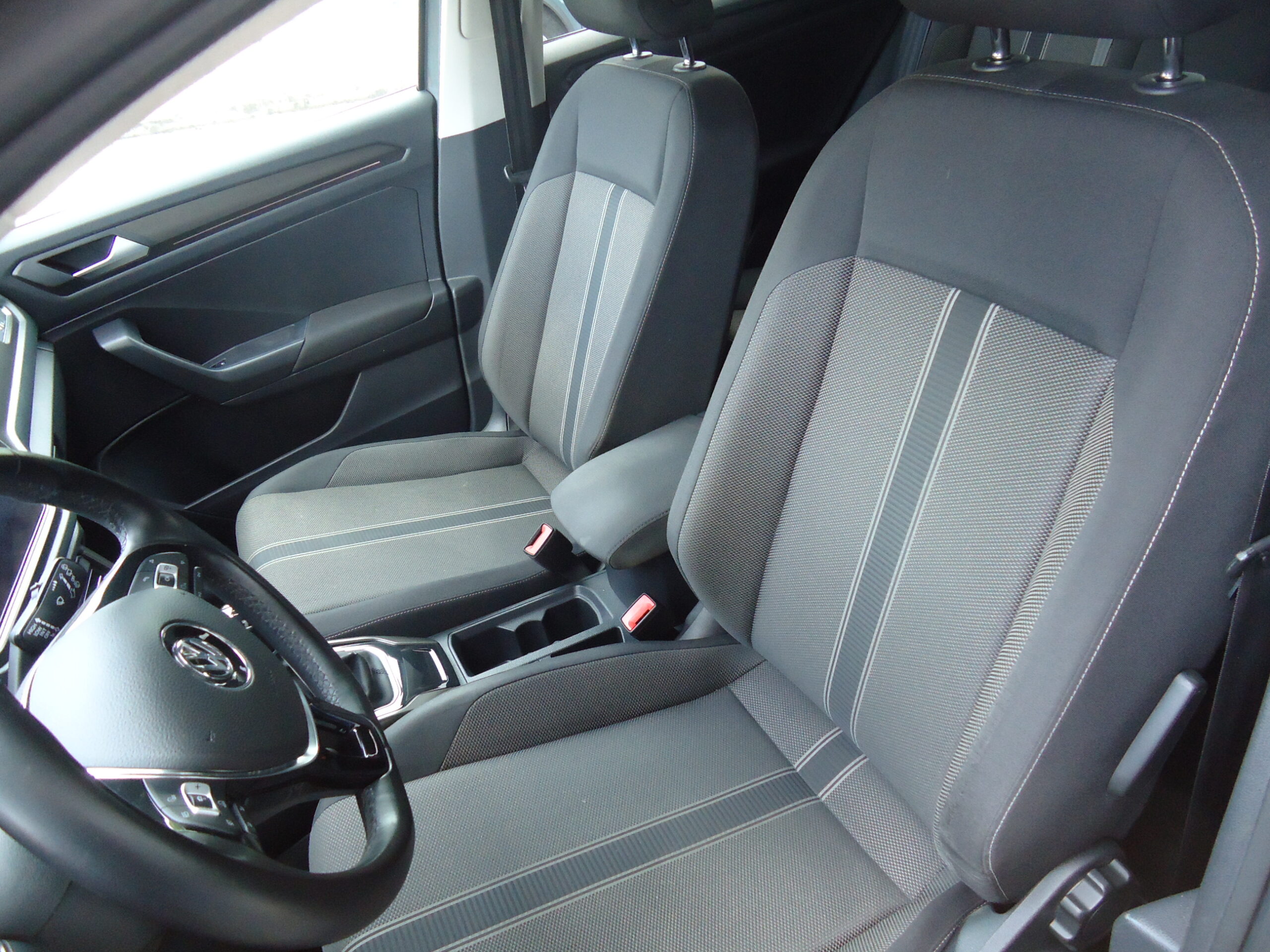 
								VW T-ROC 2018 full									
