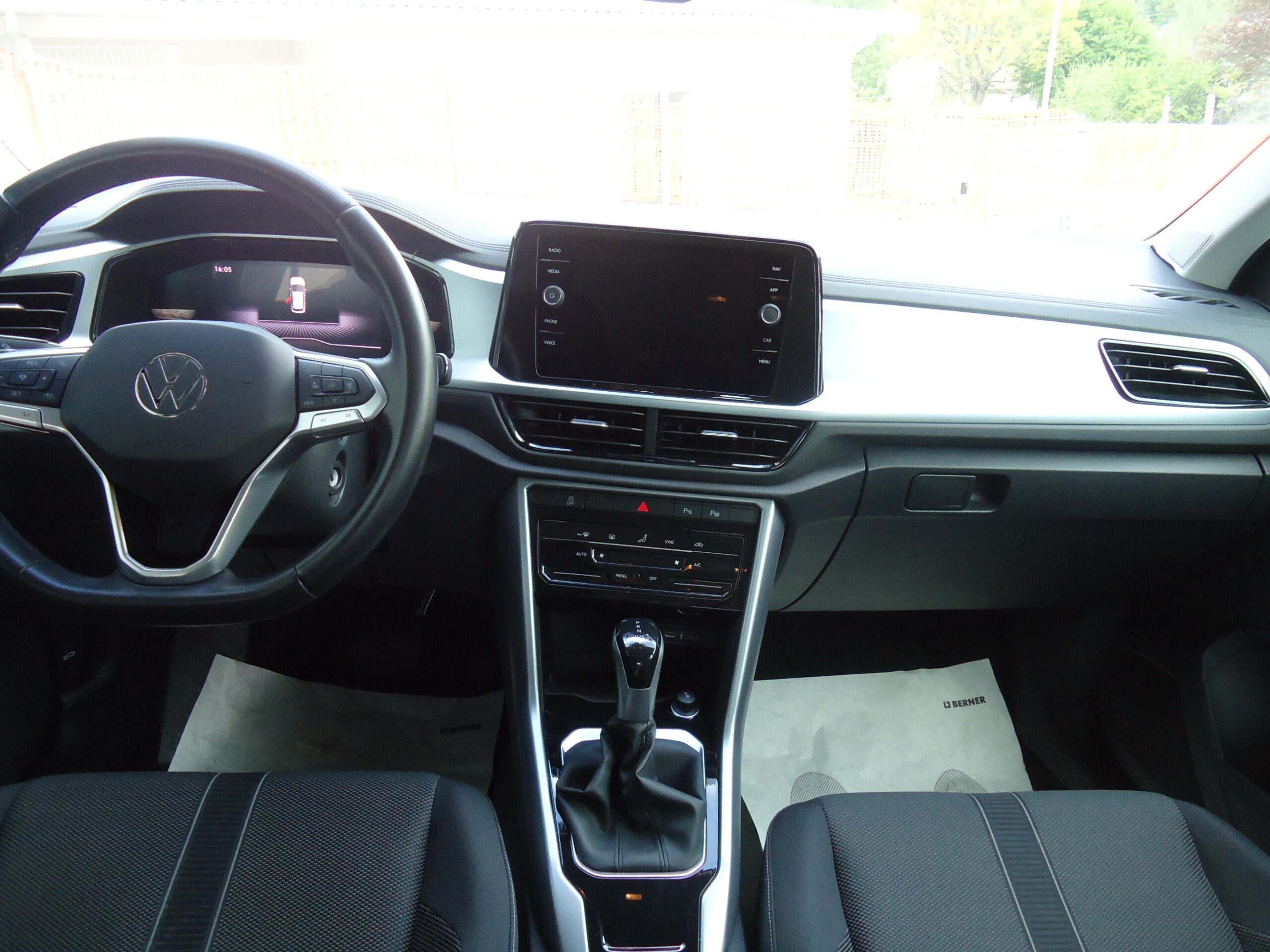 
								t-roc 1.5 dsg full									