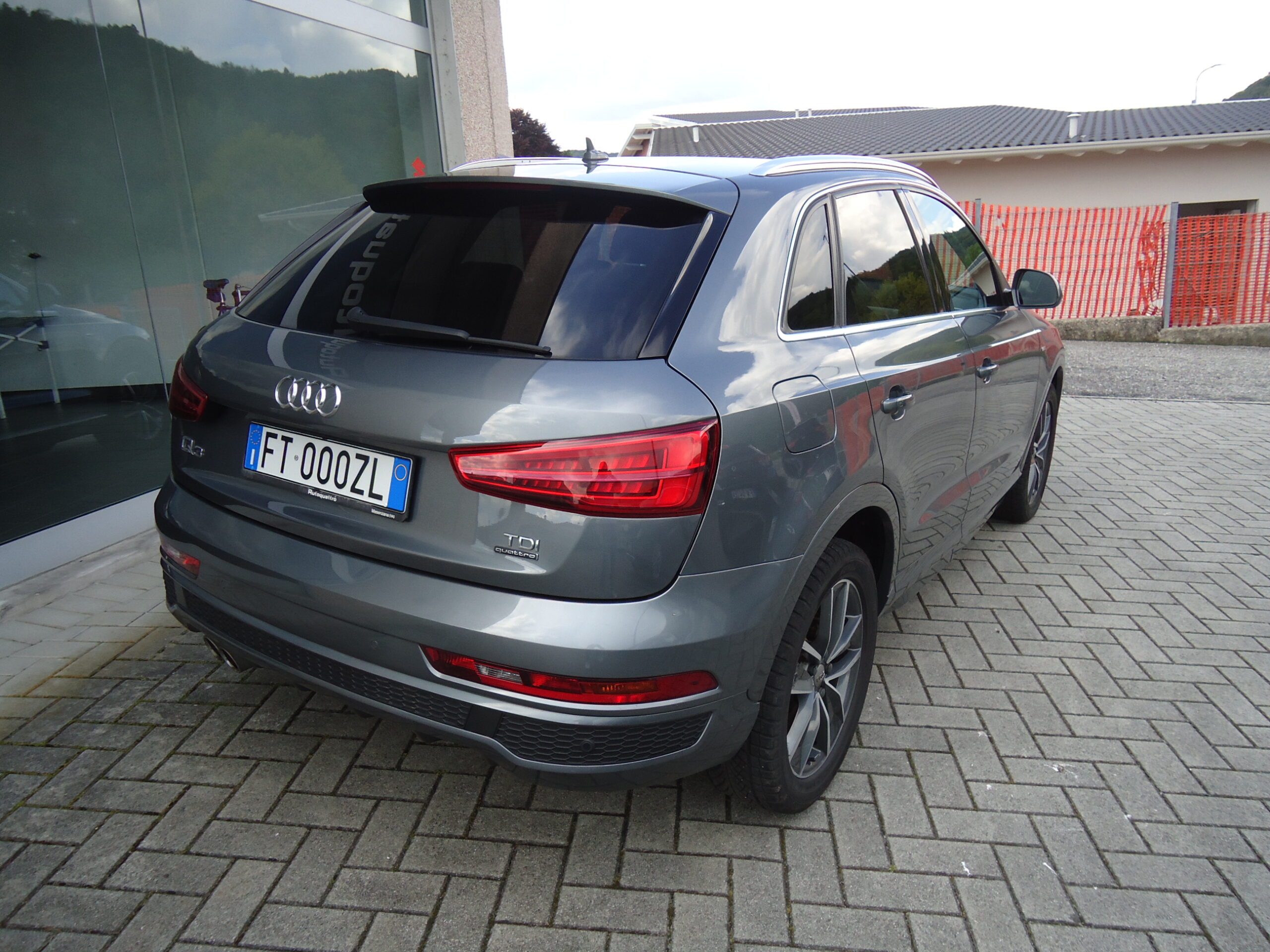 
								q3 full									