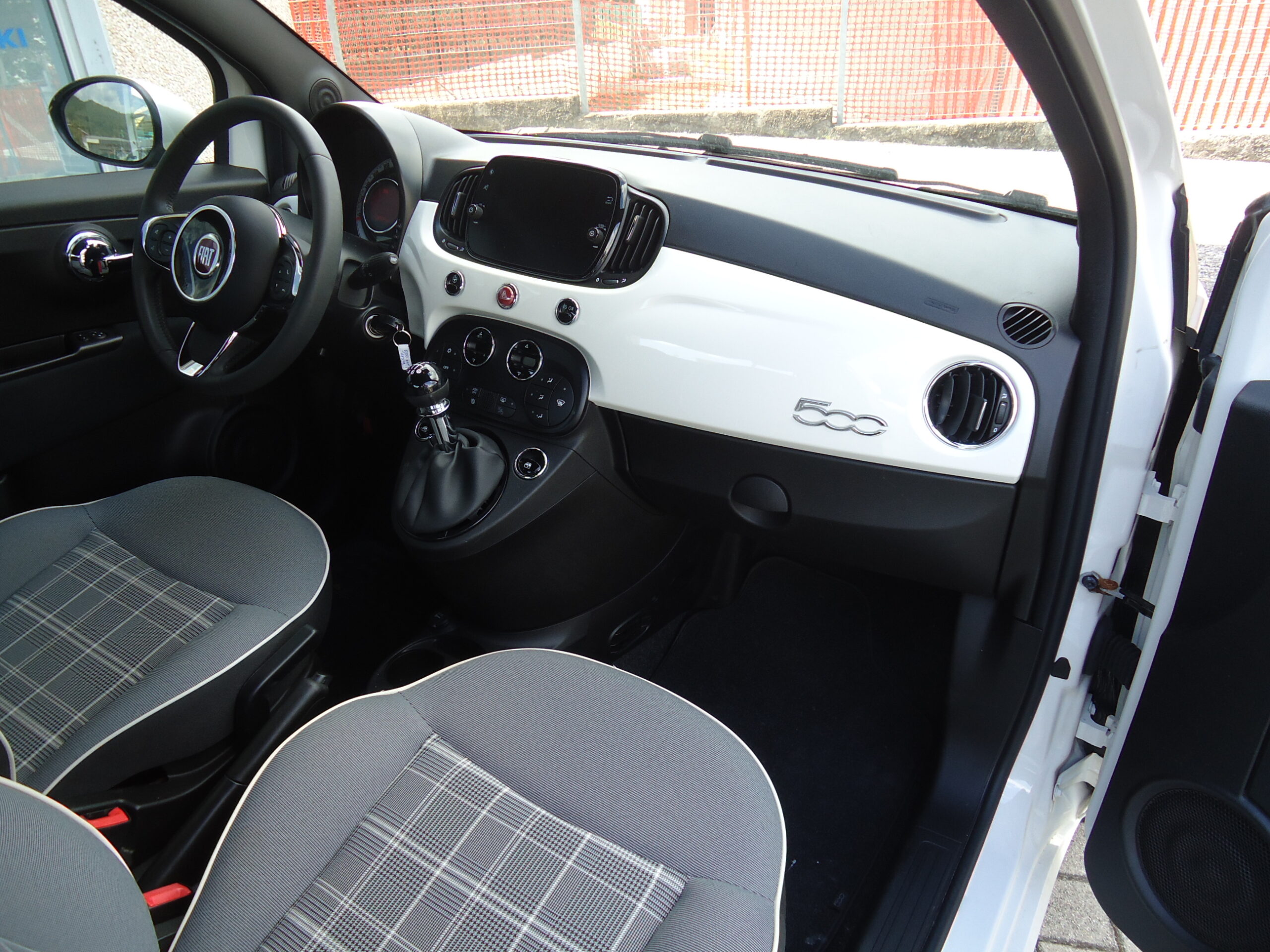 
								Fiat 500 full									