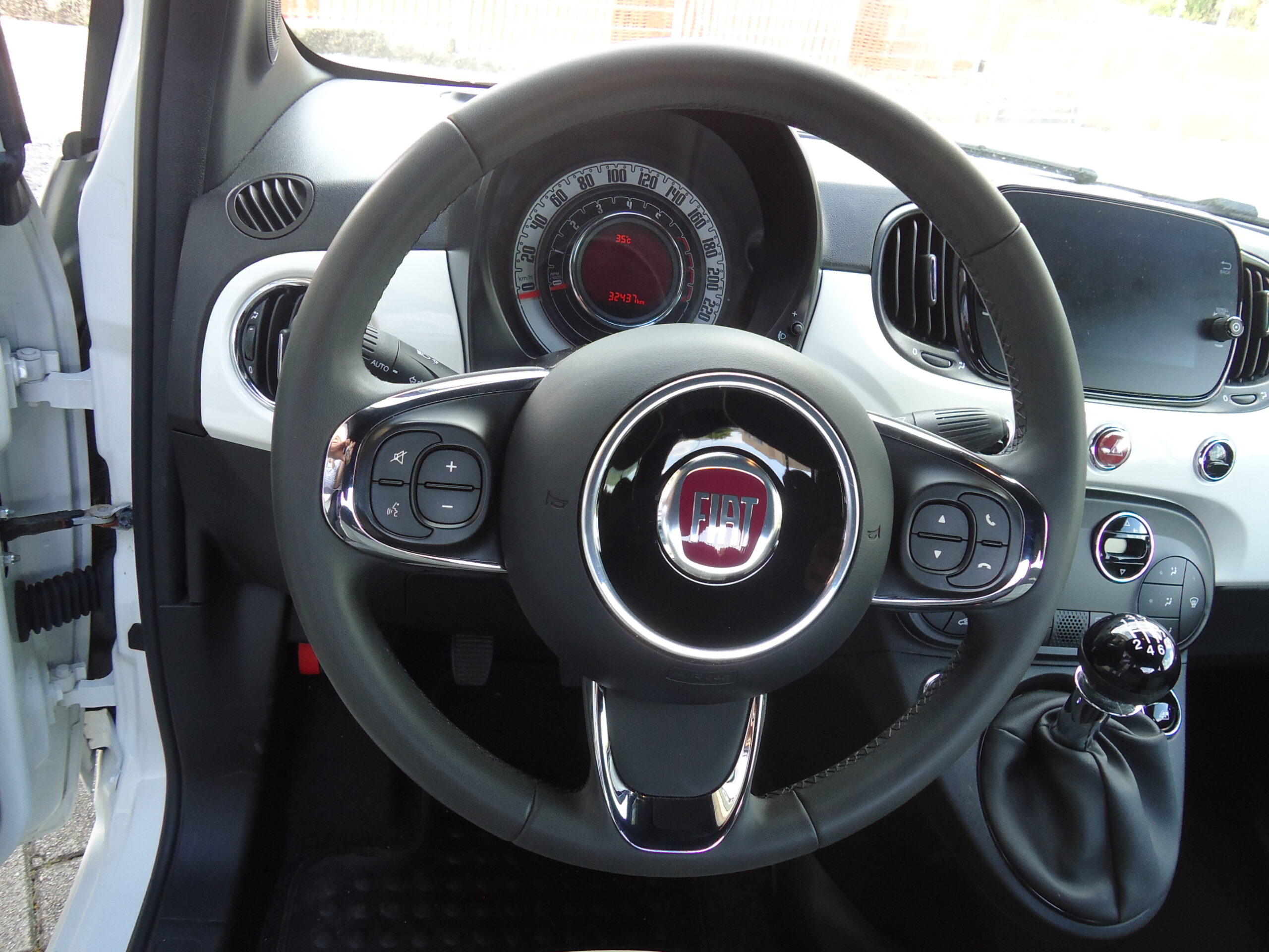 
								Fiat 500 full									