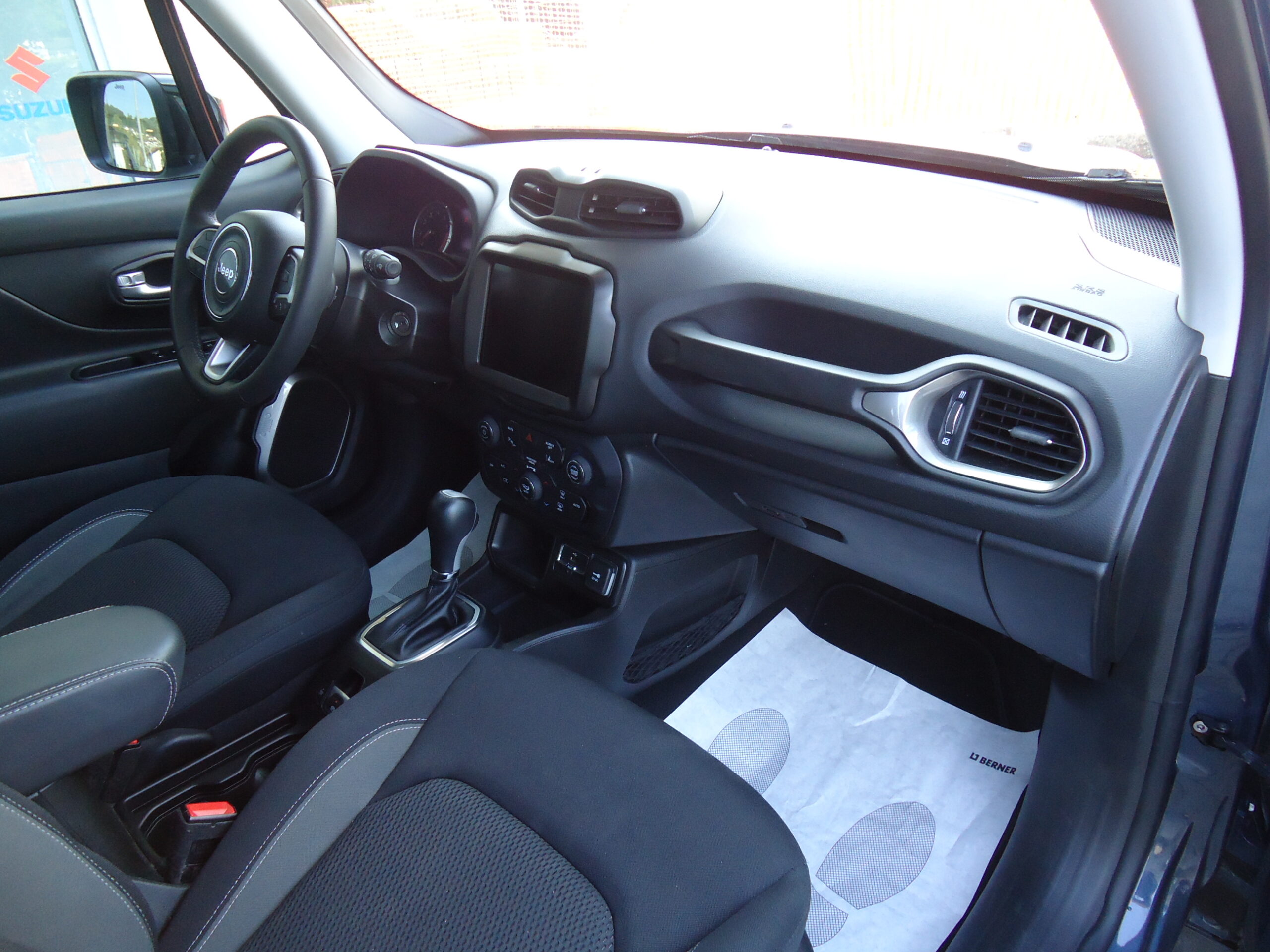 
								JEEP RENEGADE full									