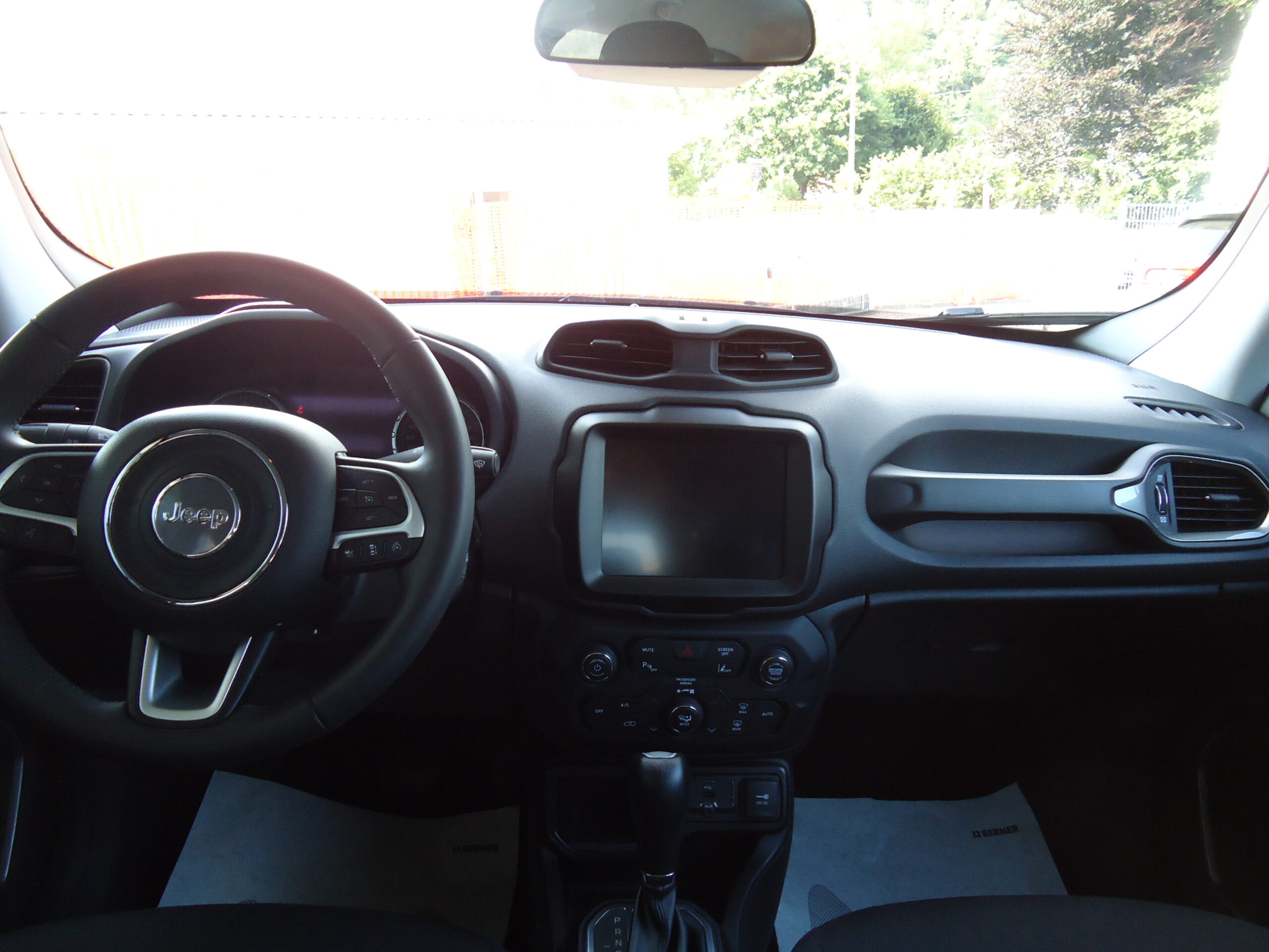 
								JEEP RENEGADE full									