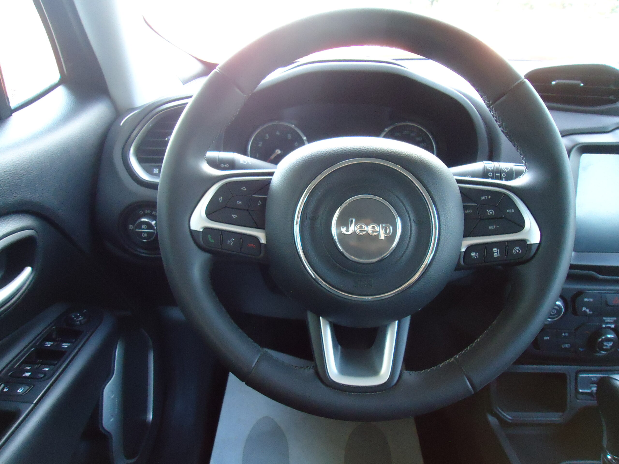 
								JEEP RENEGADE full									