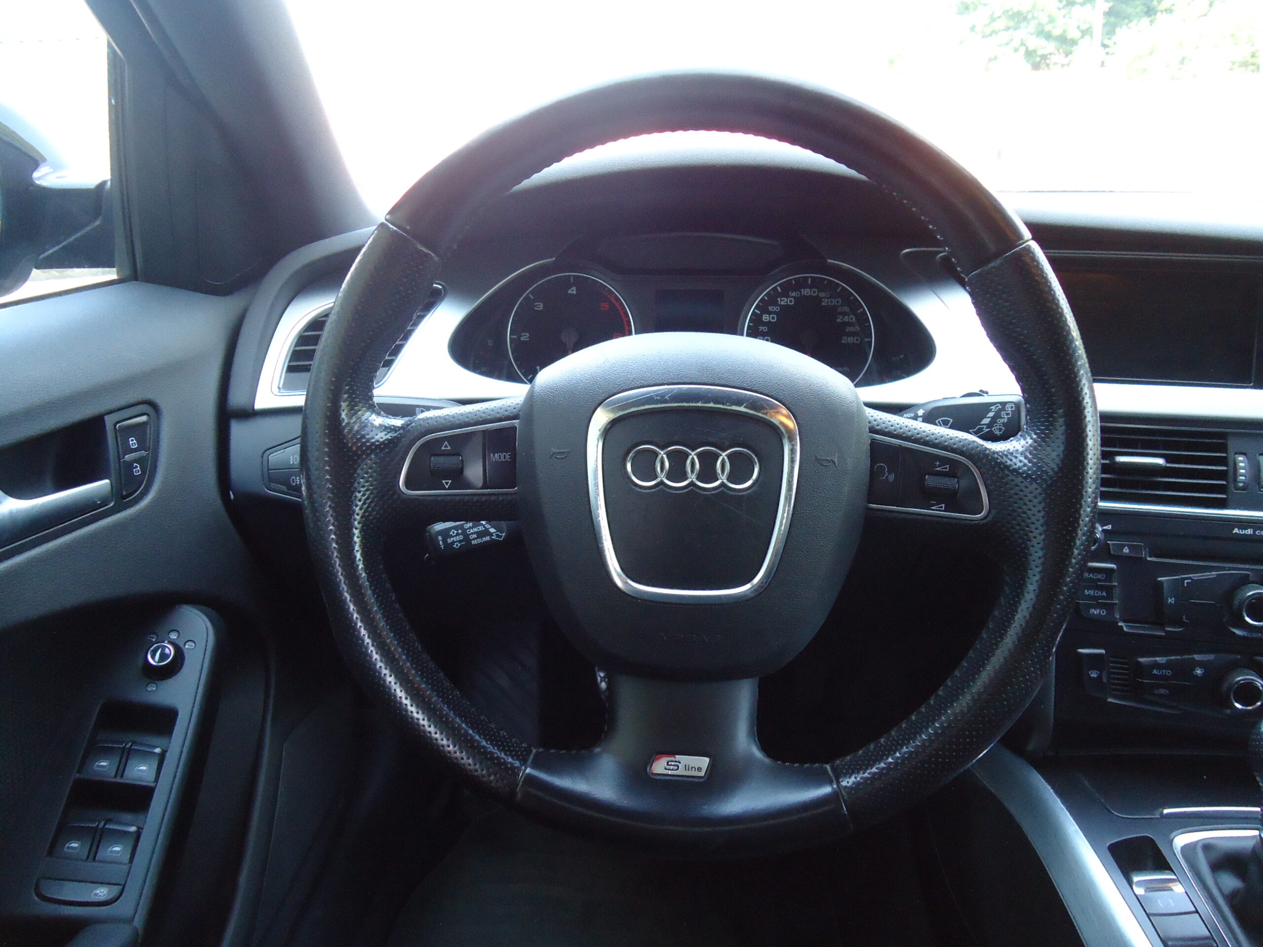
								a4 avant 2011 full									