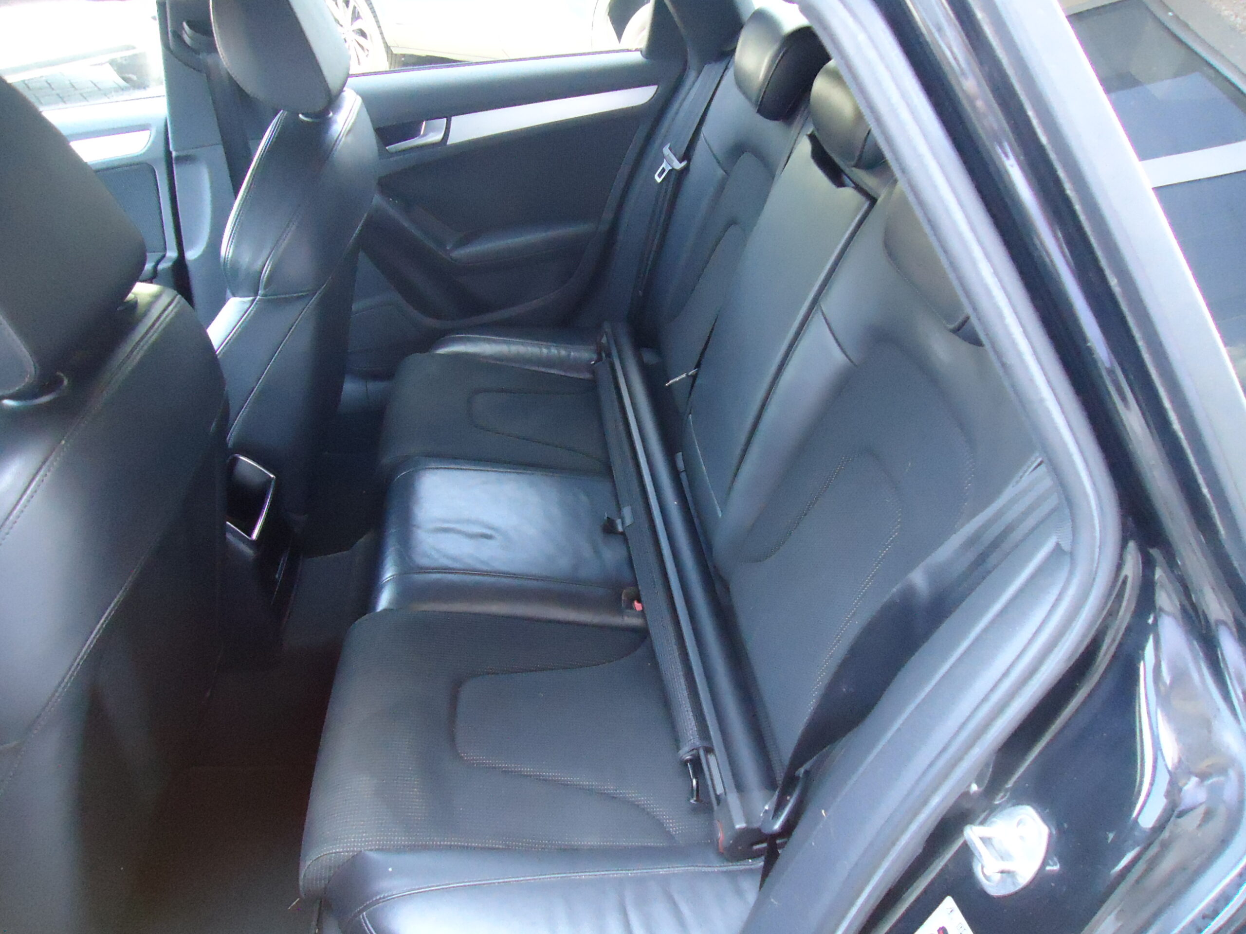 
								a4 avant 2011 full									