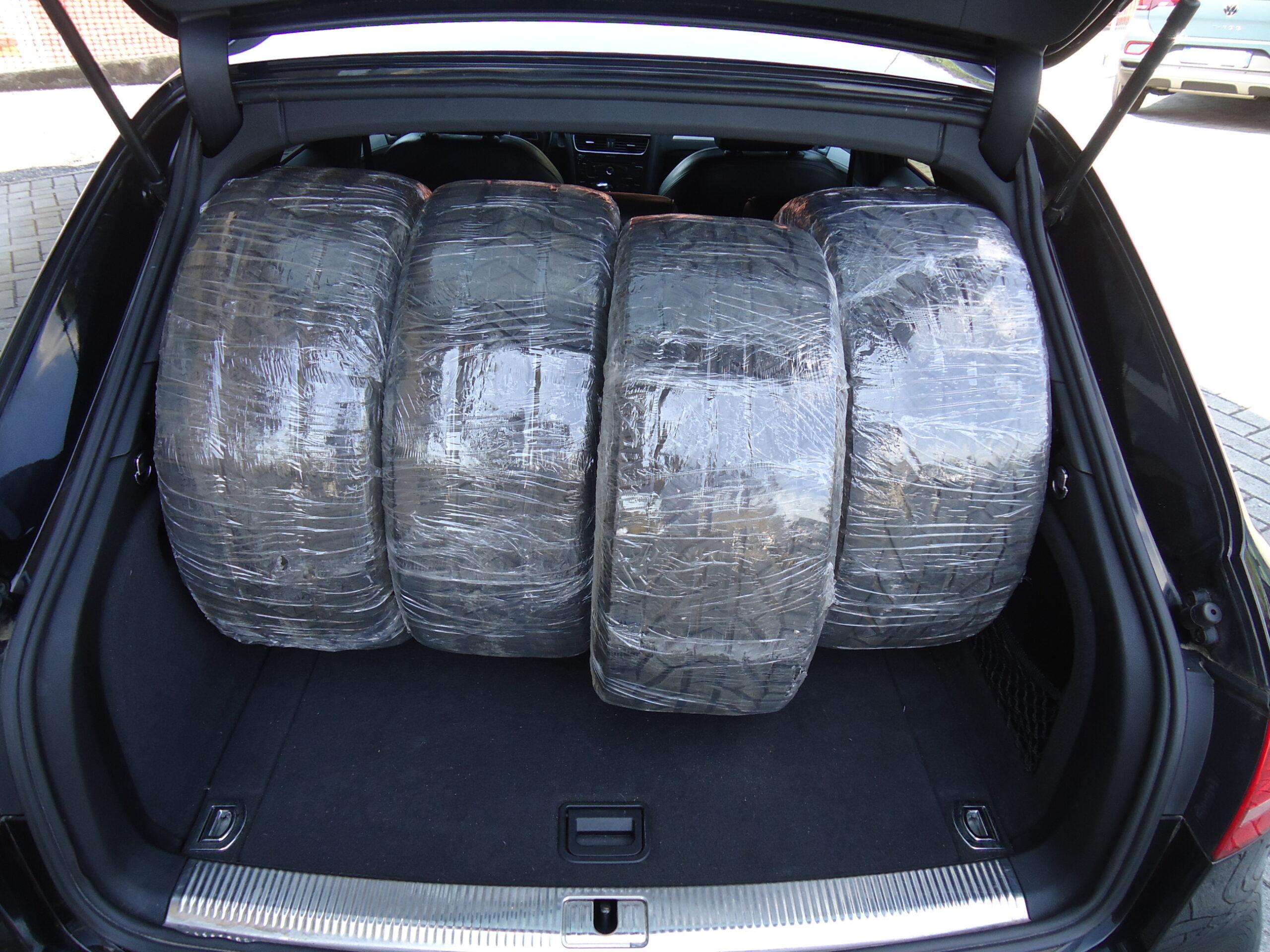
								a4 avant 2011 full									