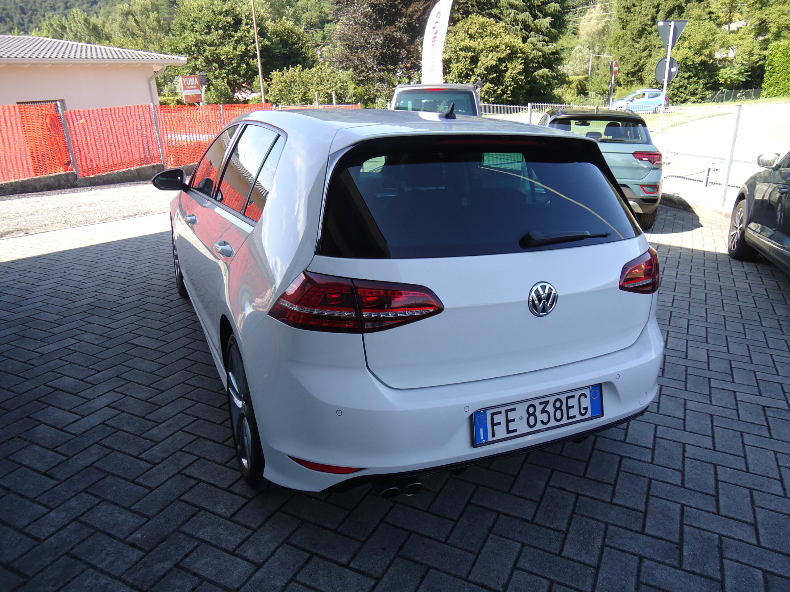 
								GOLF  R full									