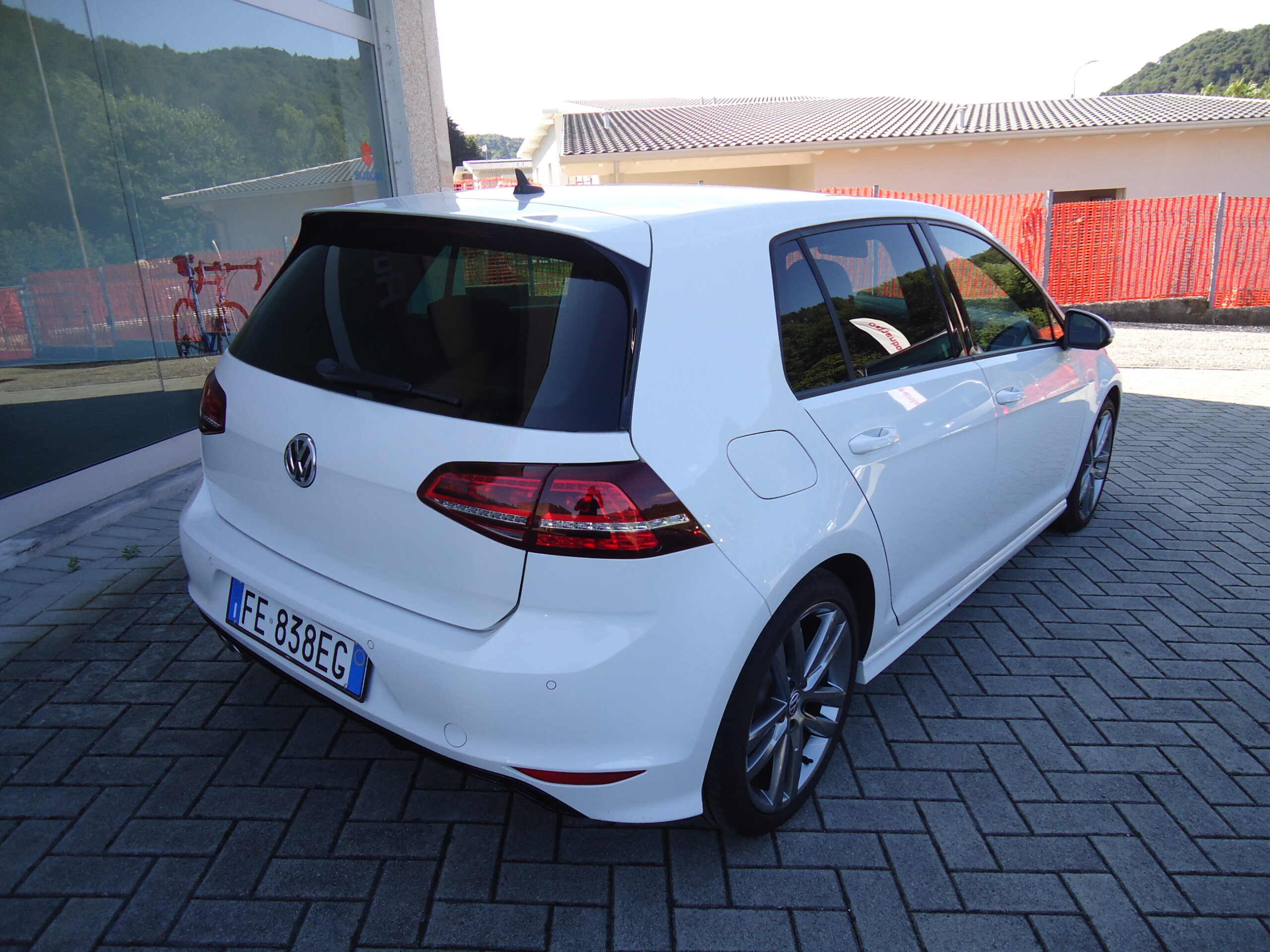 
								GOLF  R full									