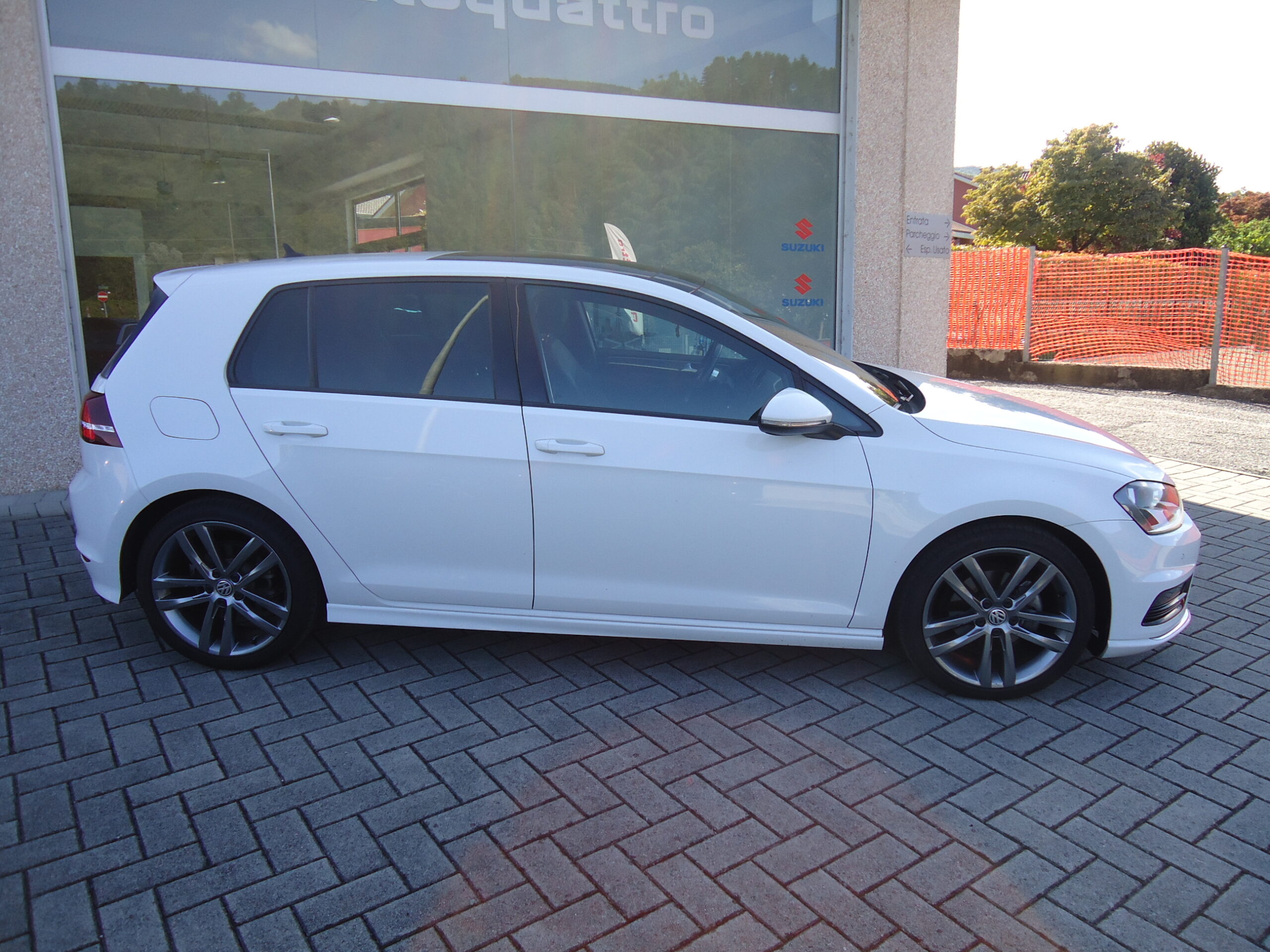 
								GOLF  R full									