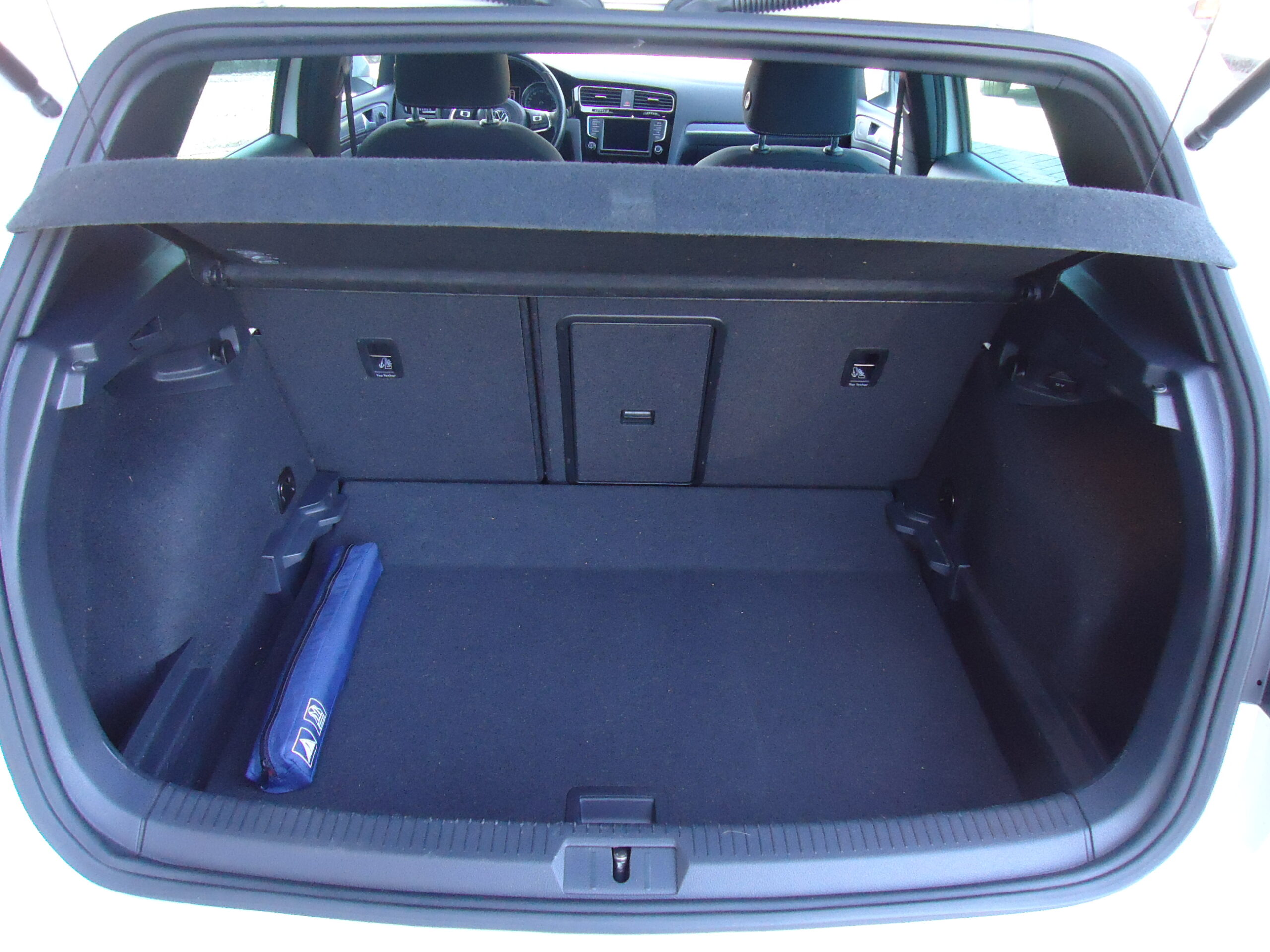 
								GOLF  R full									