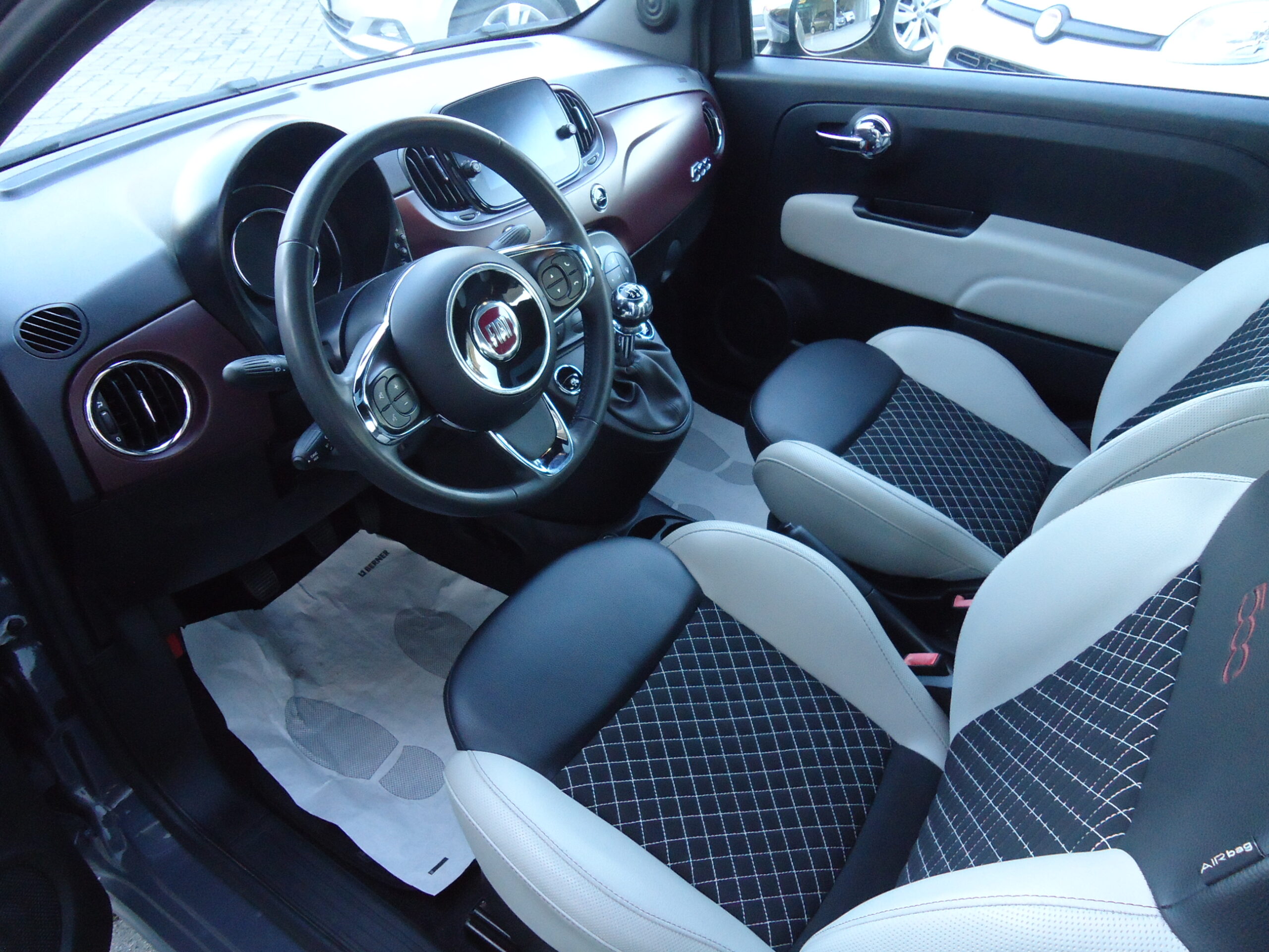 
								FIAT 500 PASTELLO full									