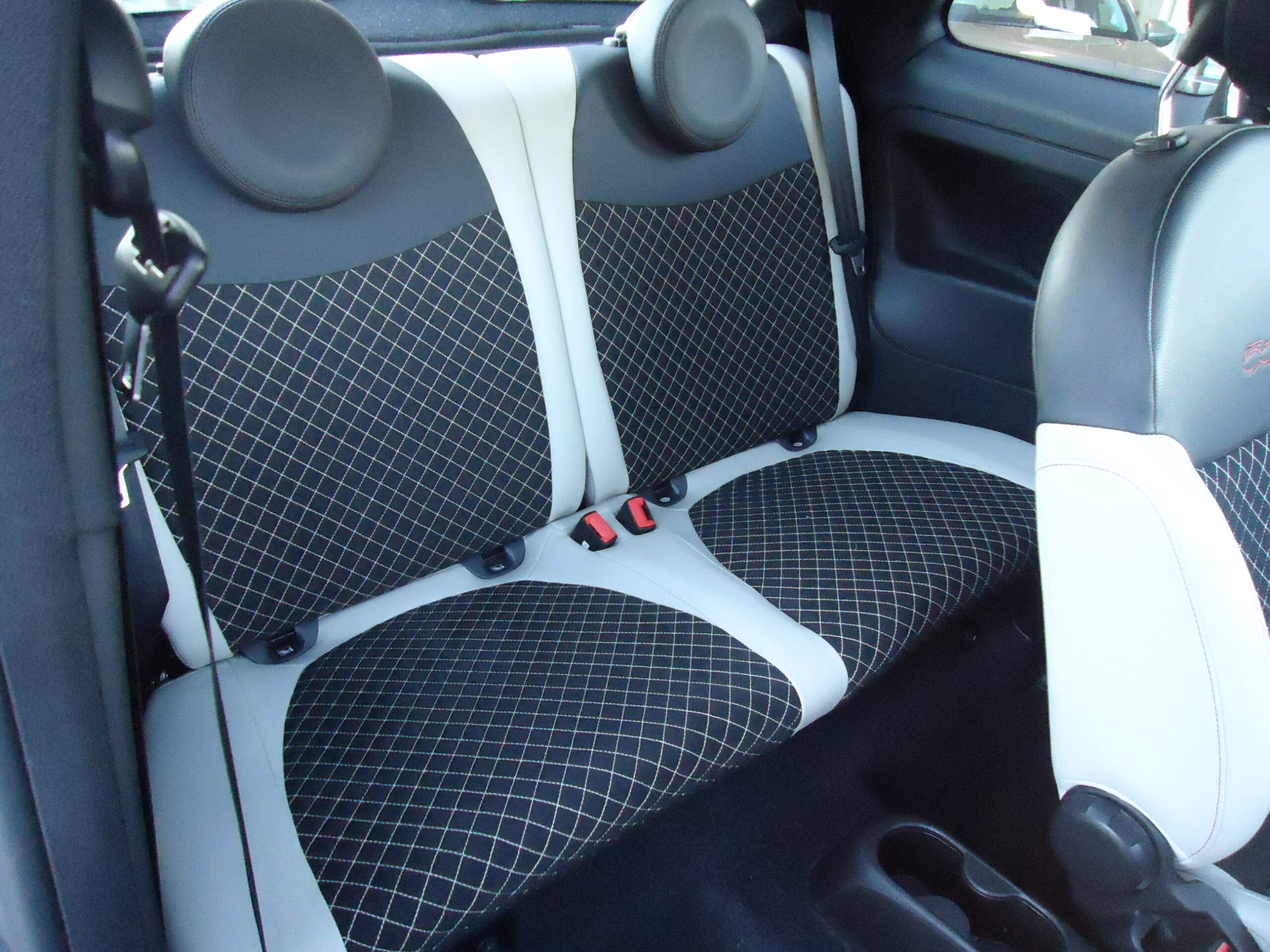 
								FIAT 500 PASTELLO full									