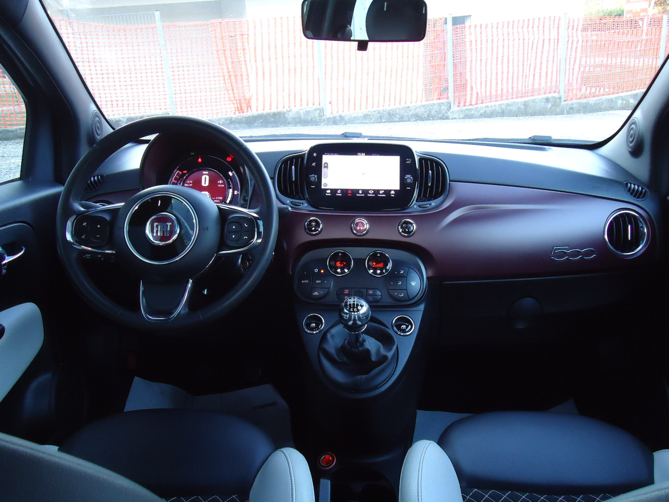 
								FIAT 500 PASTELLO full									