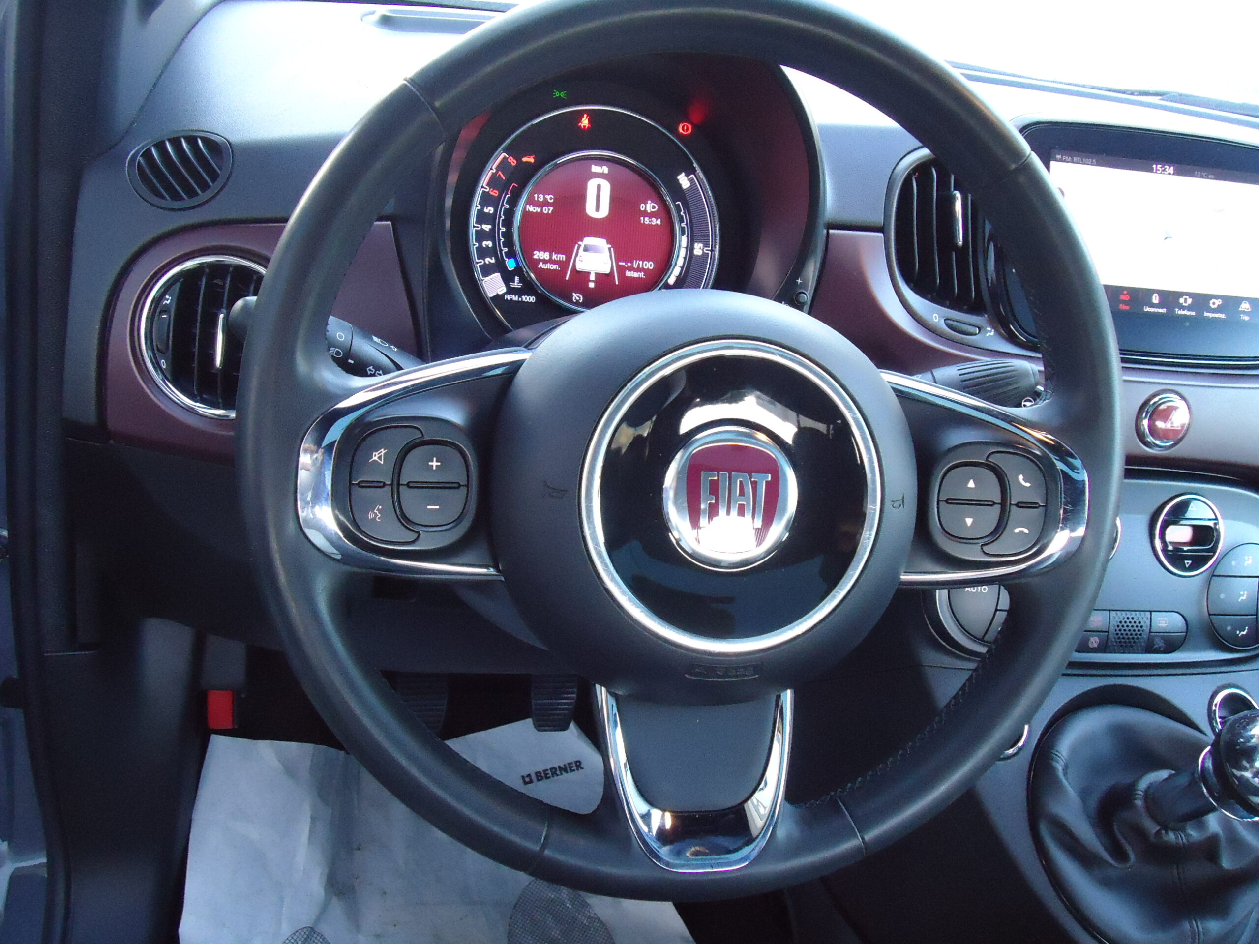 
								FIAT 500 PASTELLO full									