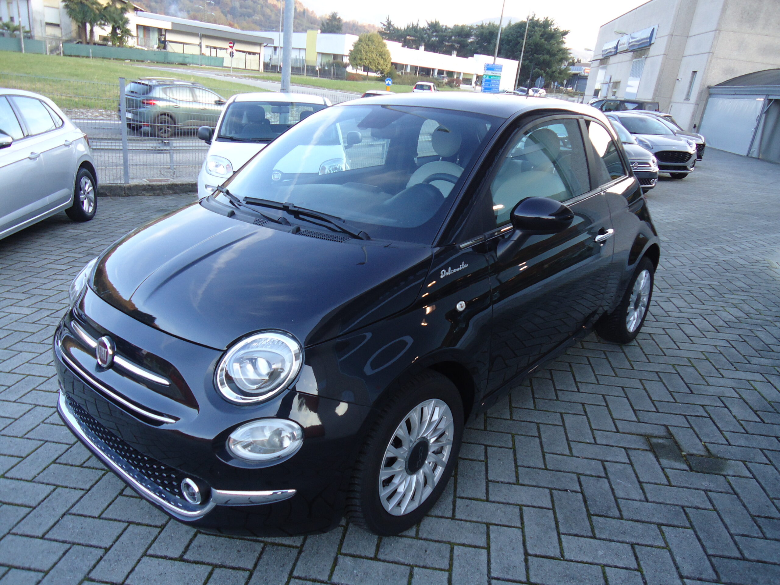 
								FIAT 500 NERO full									