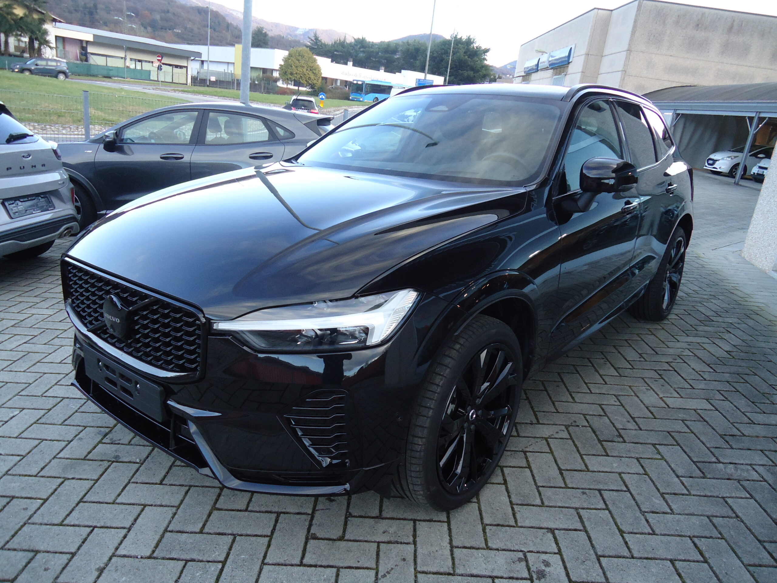 
								VOLVO XC 60 full									