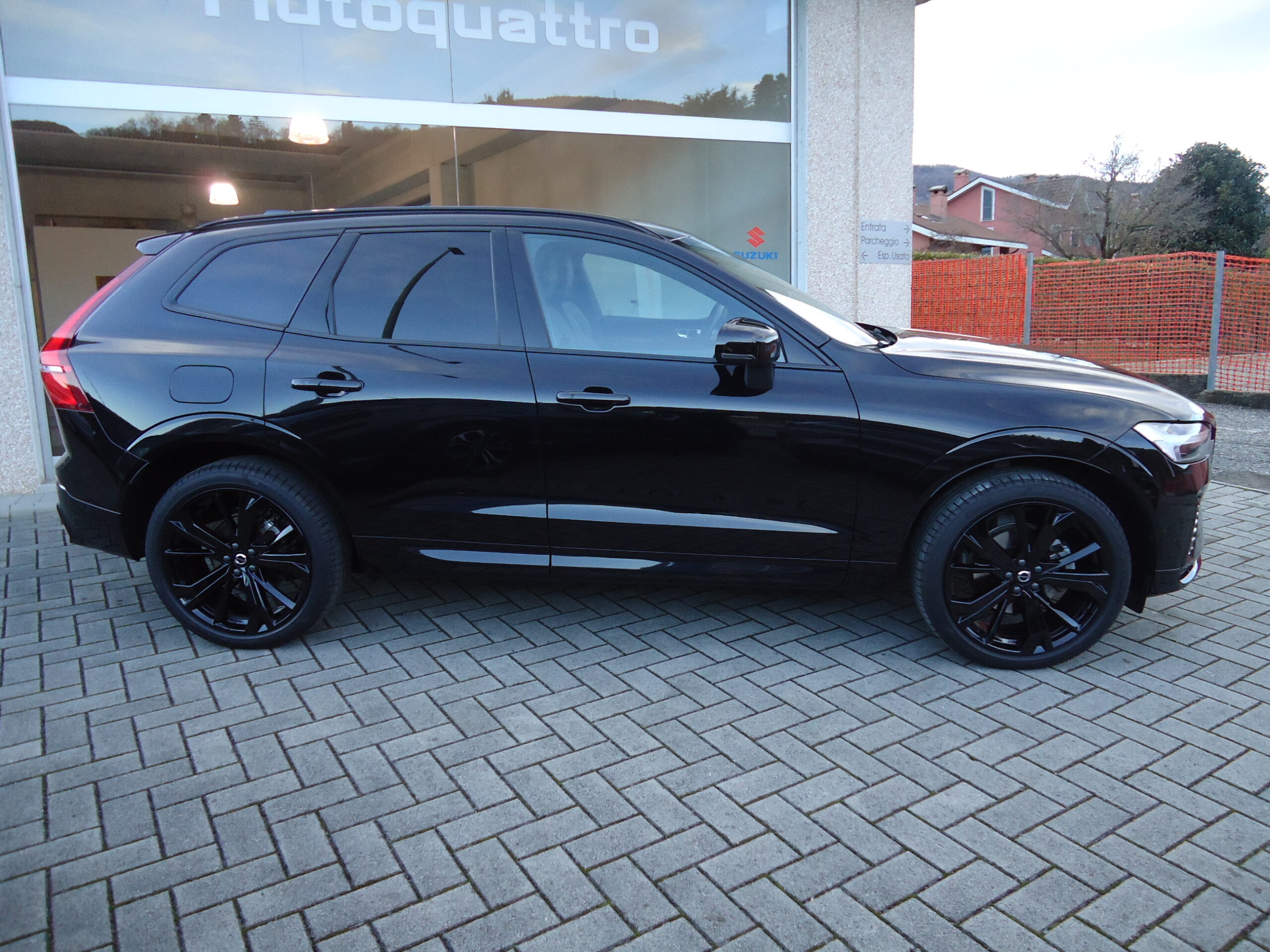 
								VOLVO XC 60 full									