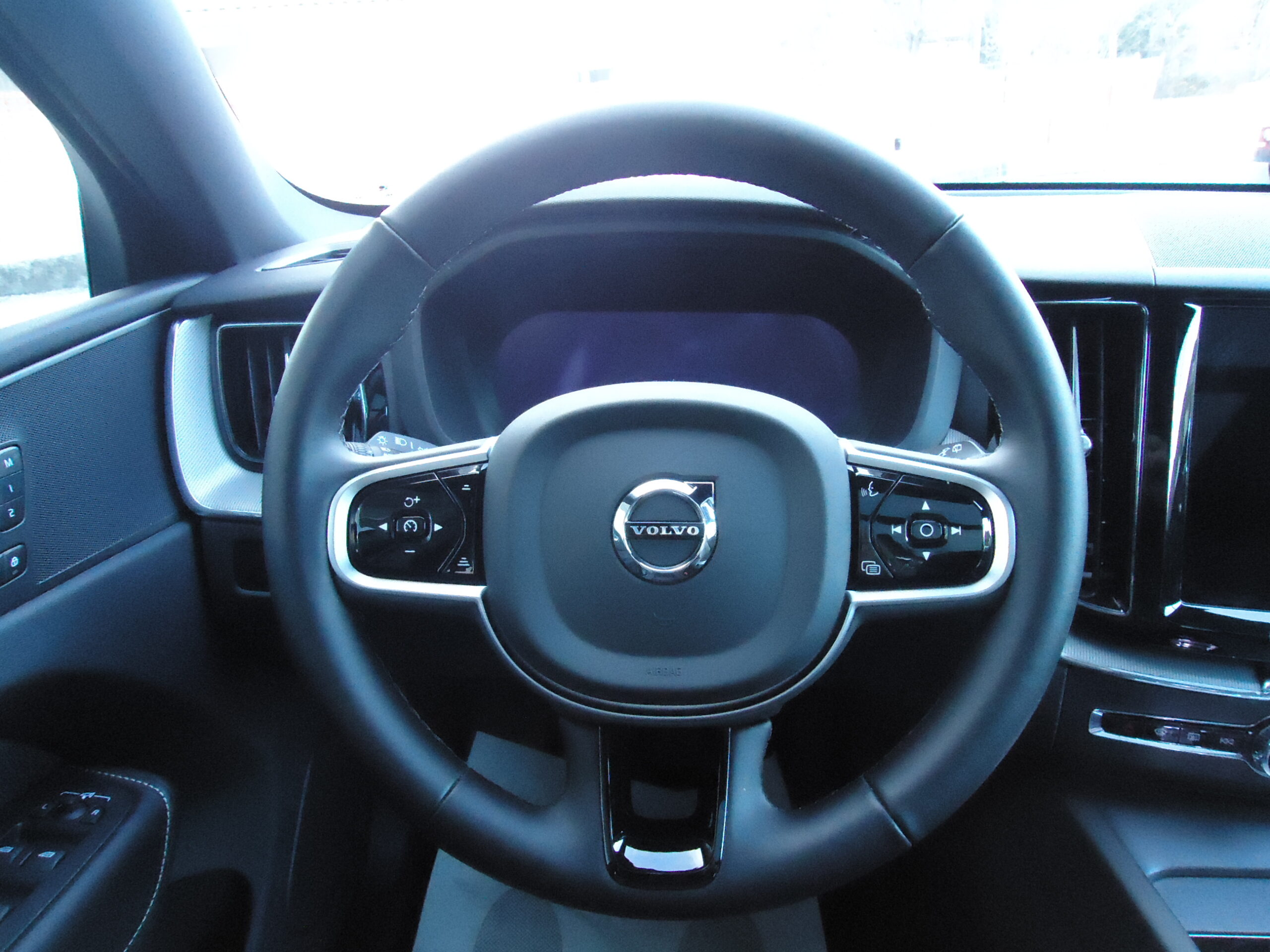 
								VOLVO XC 60 full									