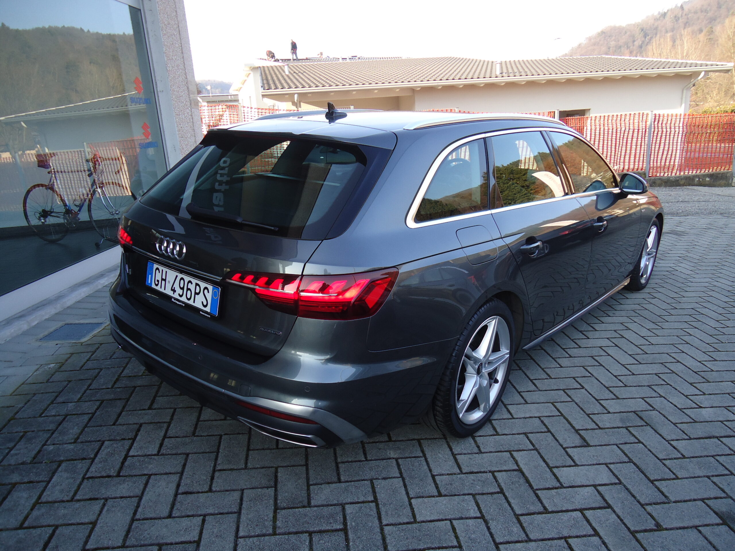 
								A4 AVANT full									