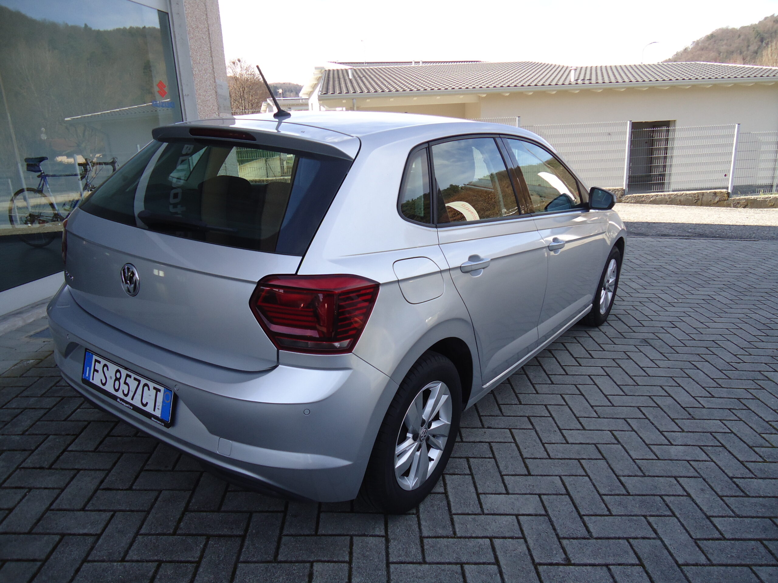 
								VW POLO 2018 full									