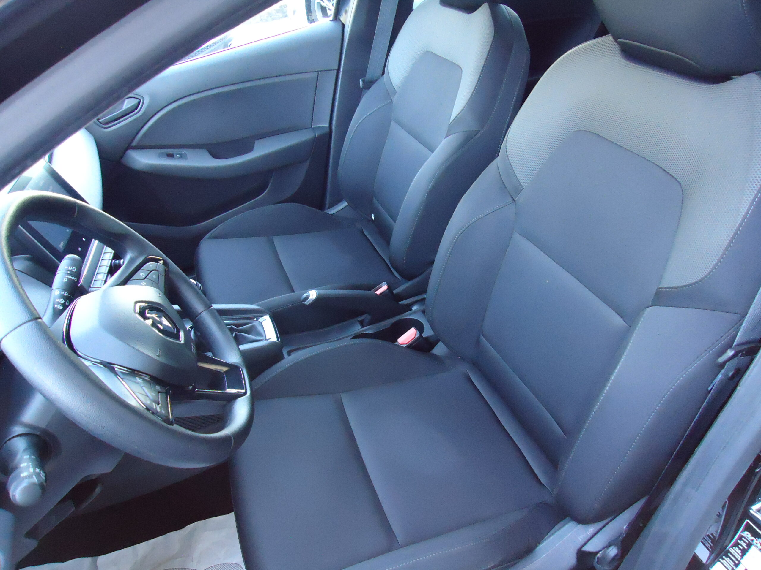 
								CLIO NERA 2022 full									