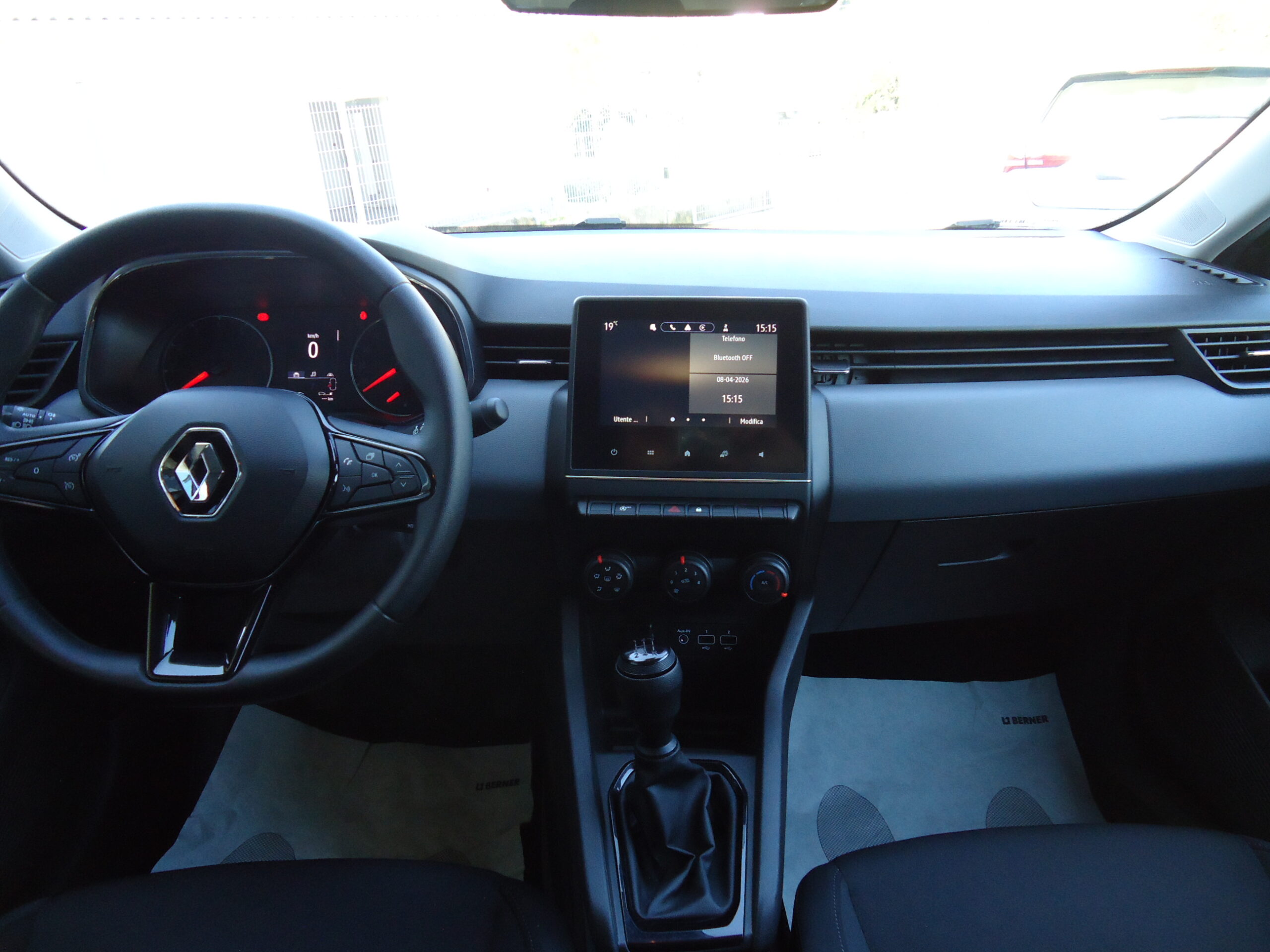 
								CLIO NERA 2022 full									