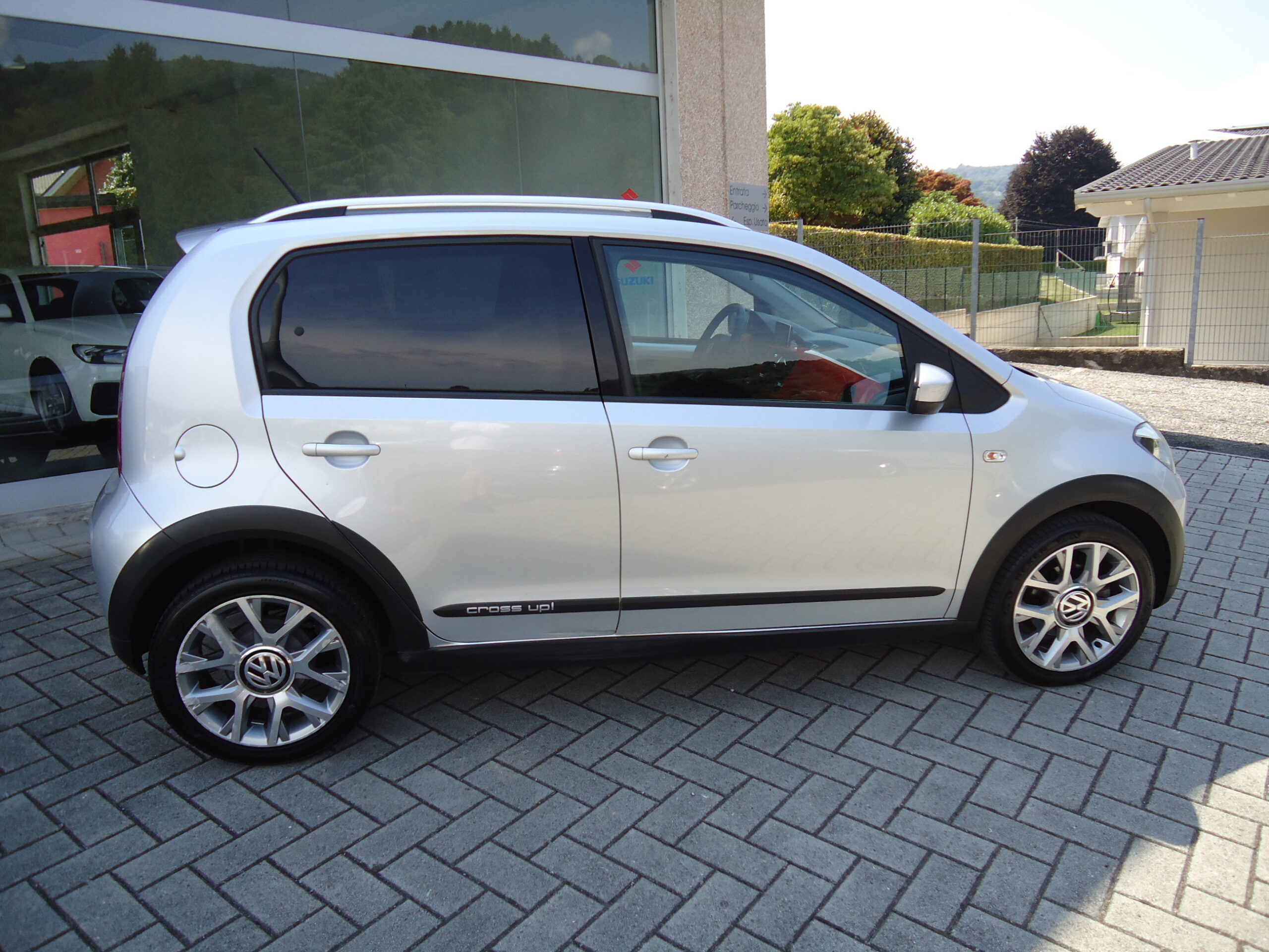 
								VW  UP full									