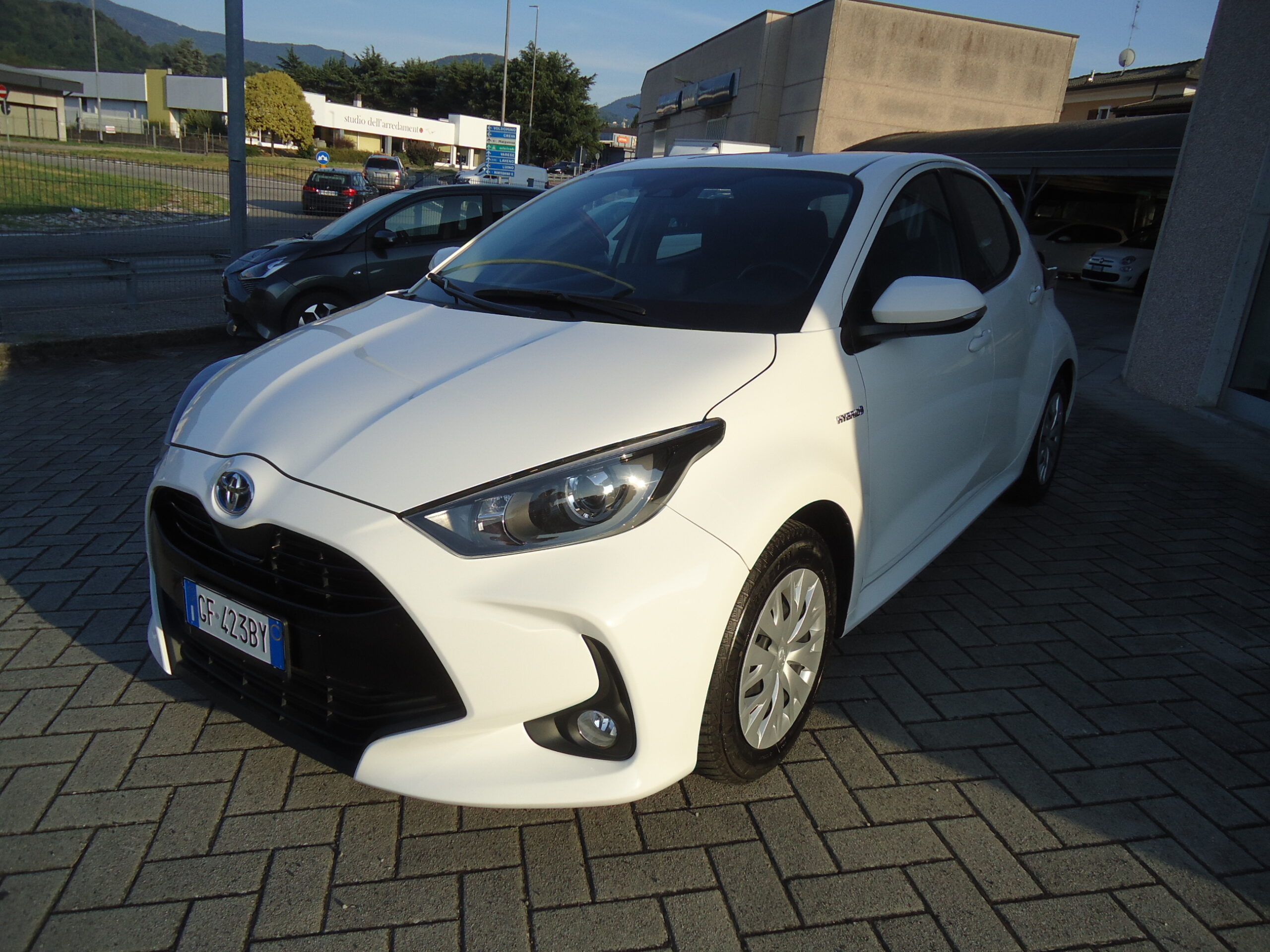 
								YARIS BIANCA full									