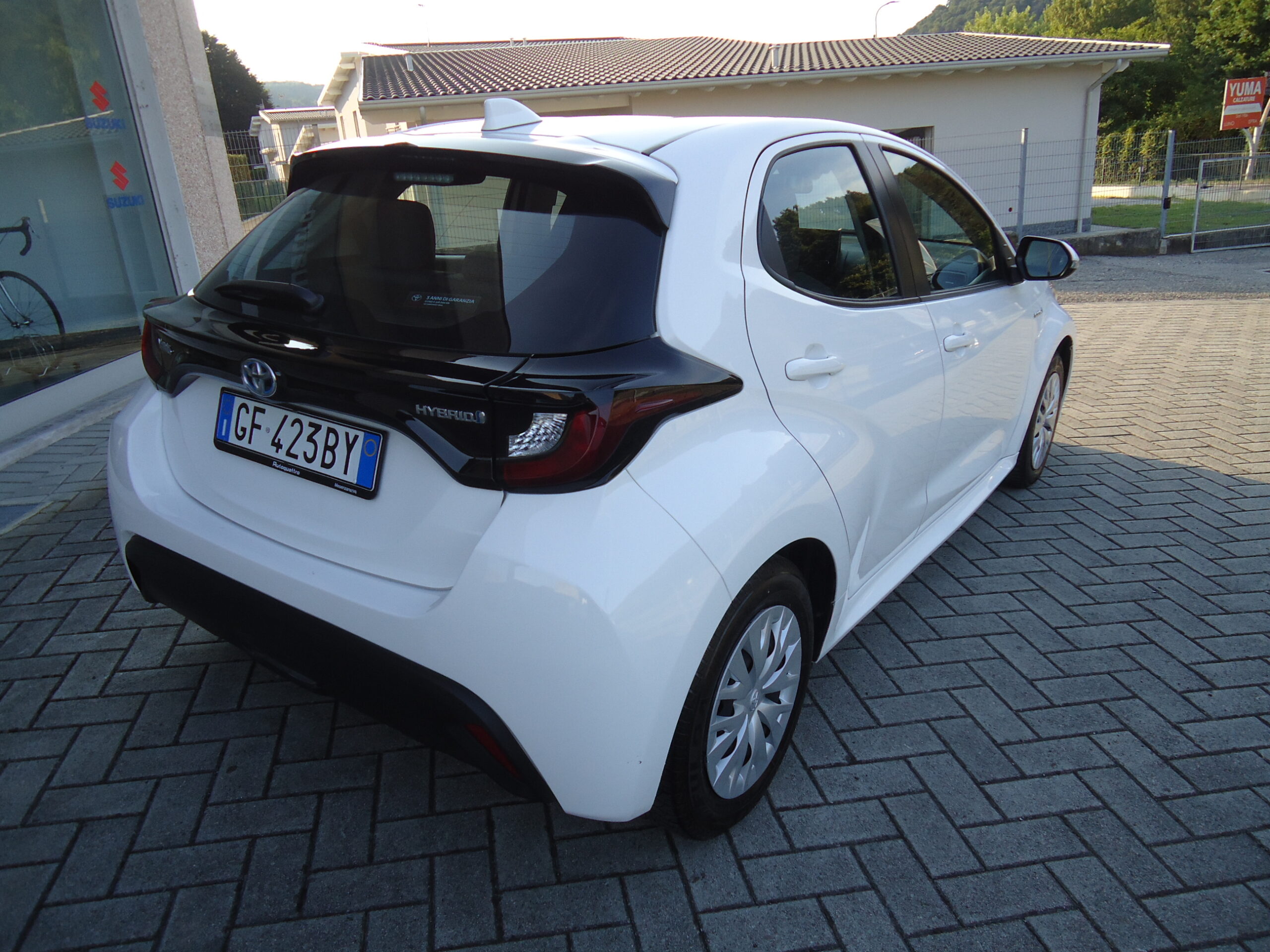 
								YARIS BIANCA full									