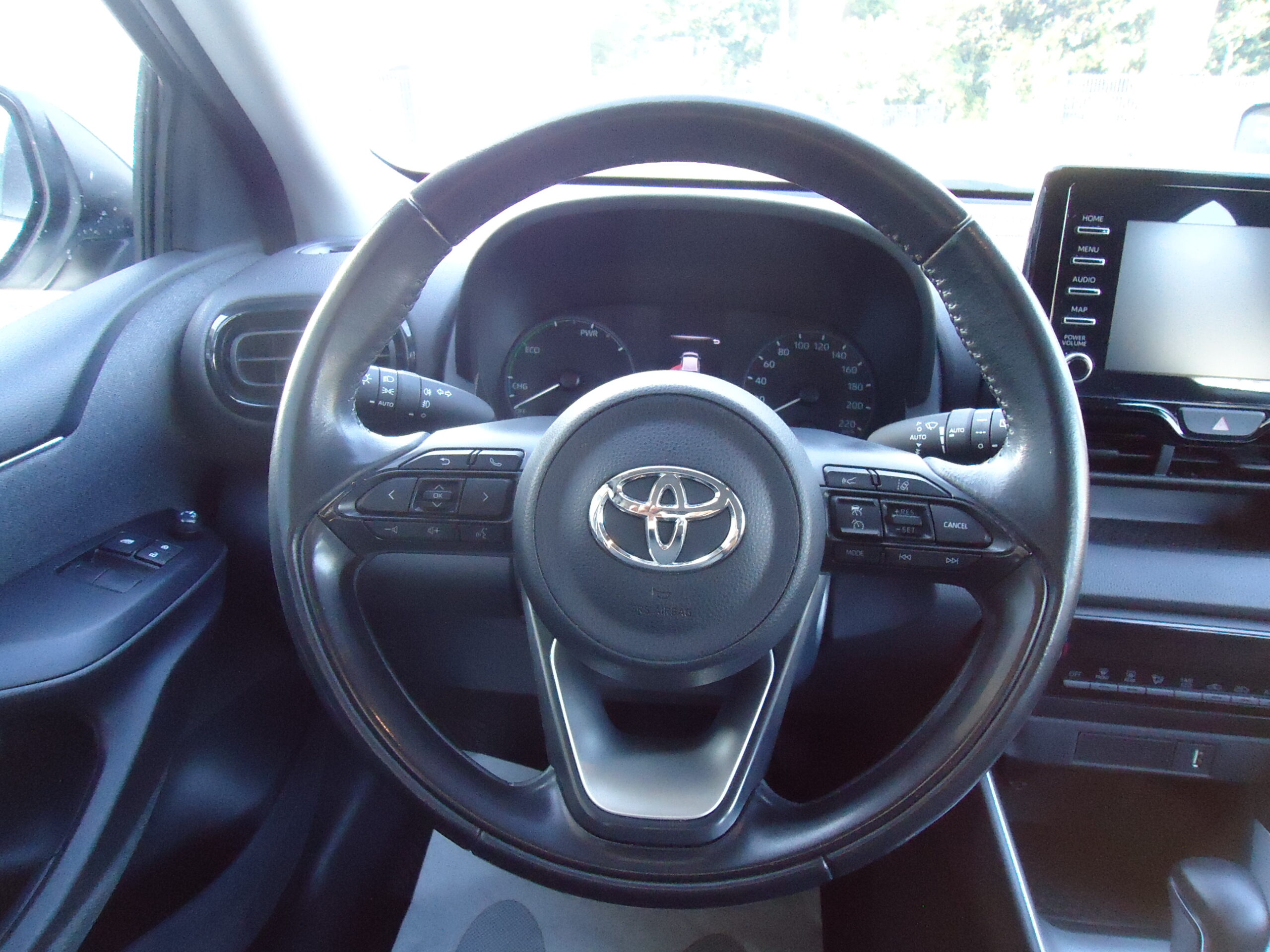 
								YARIS BIANCA full									