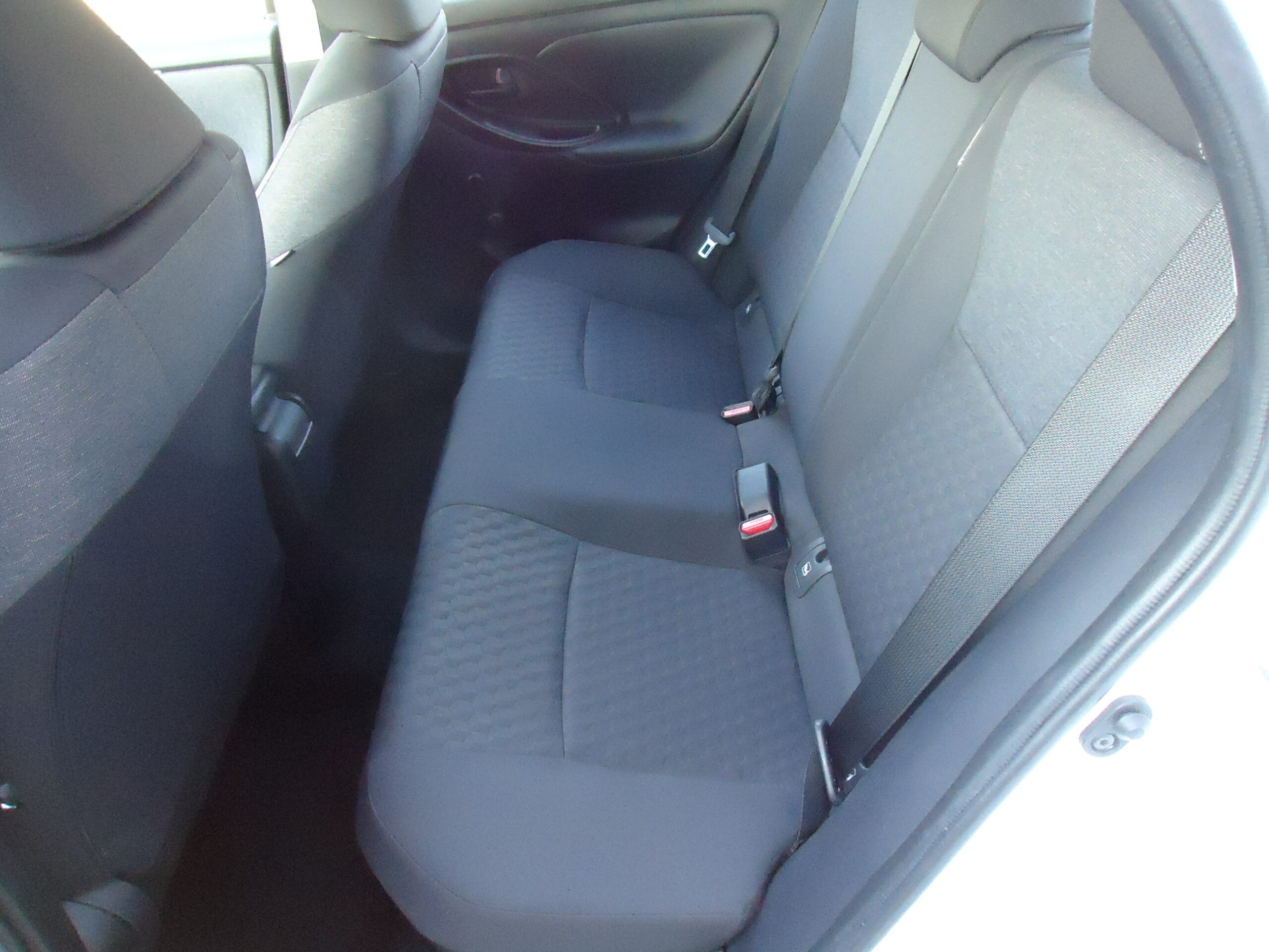 
								YARIS BIANCA full									