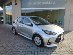 YARIS SILVER