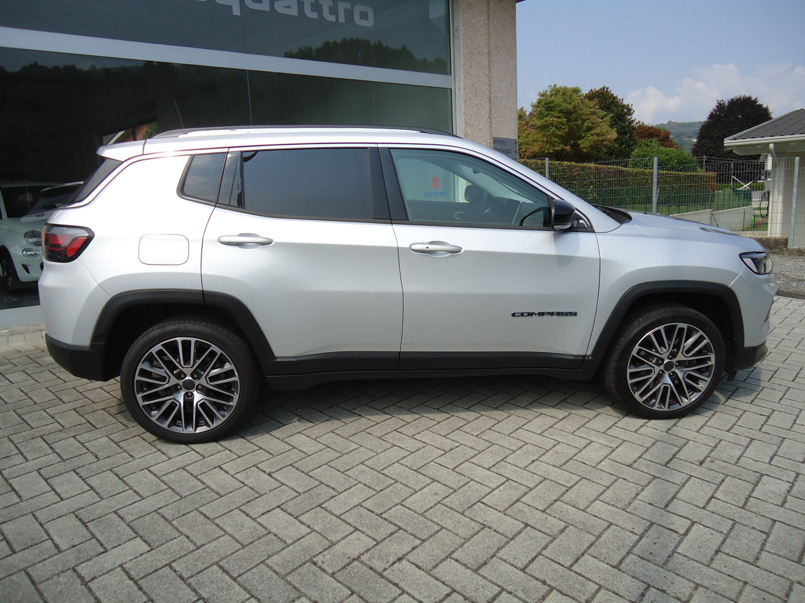
								JEEP COMPASS full									