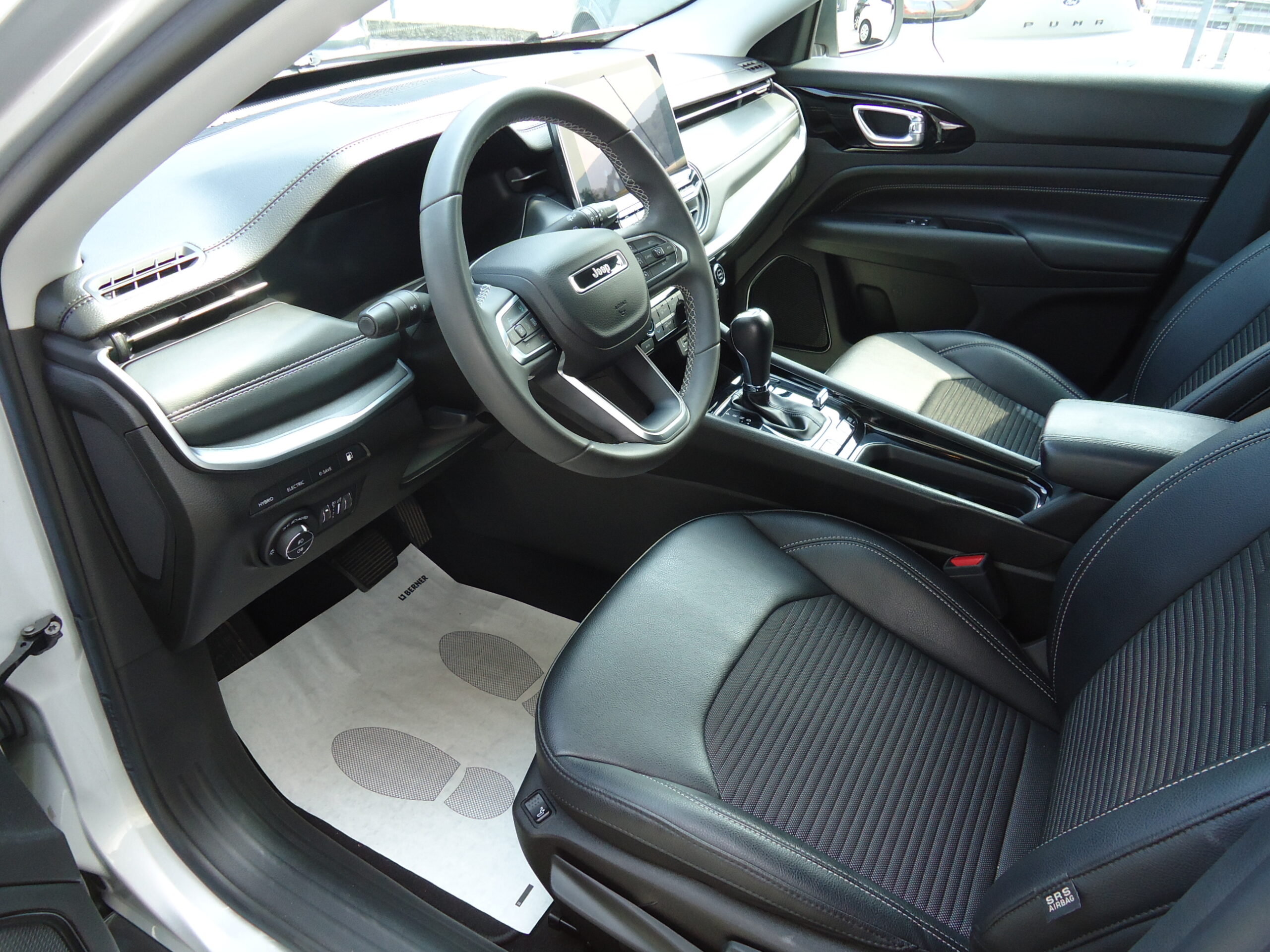 
								JEEP COMPASS full									