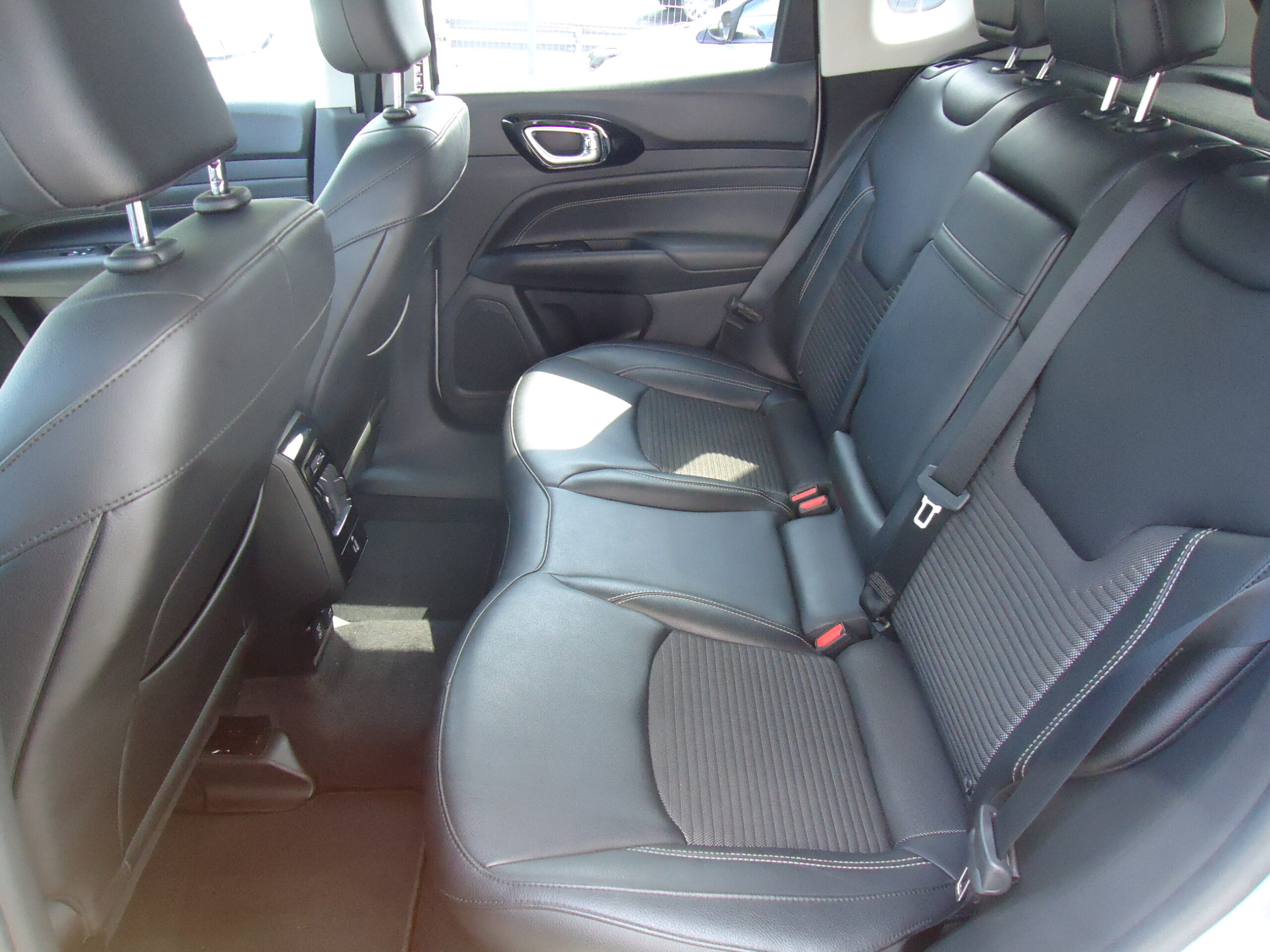 
								JEEP COMPASS full									