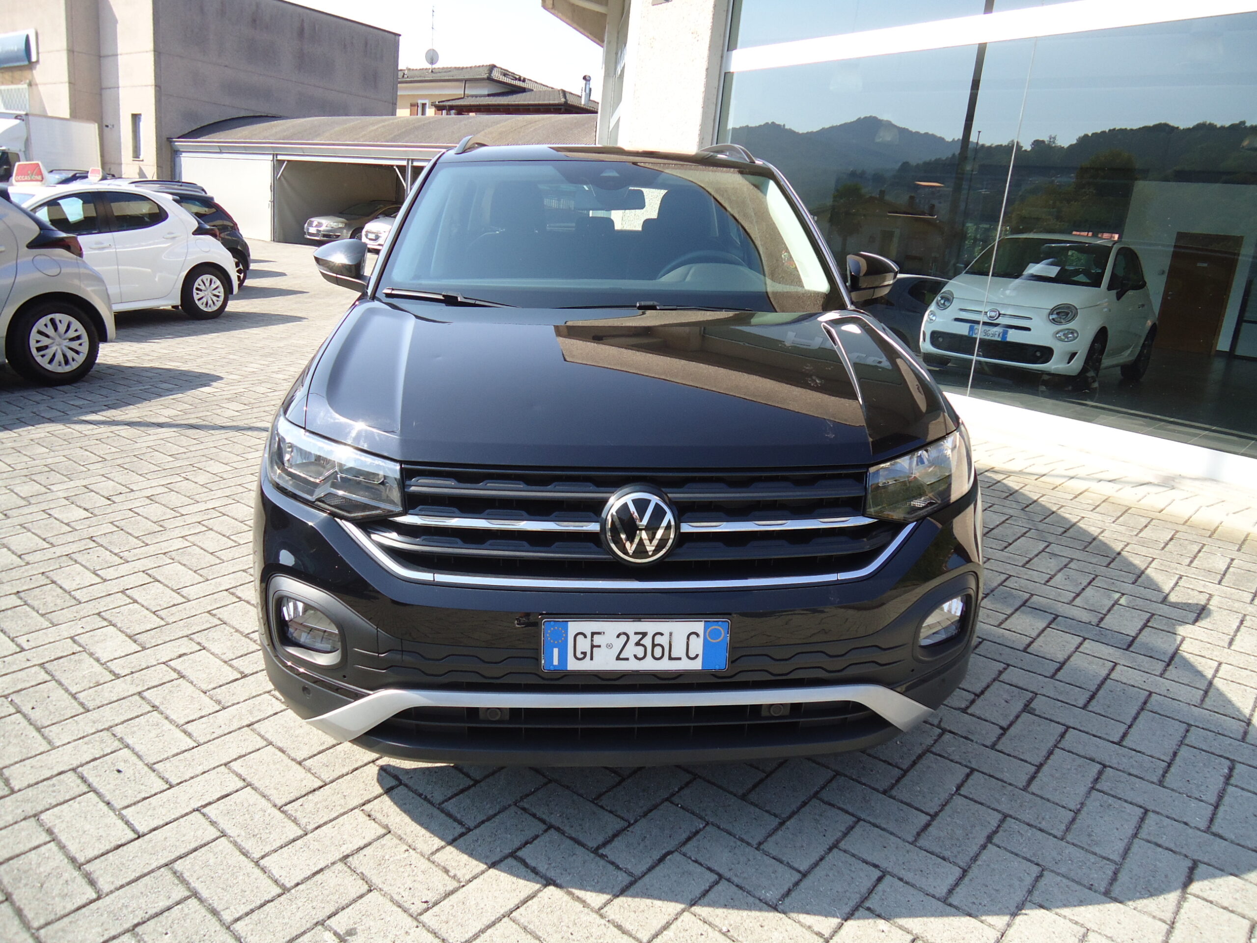 
								VW T-CROSS full									