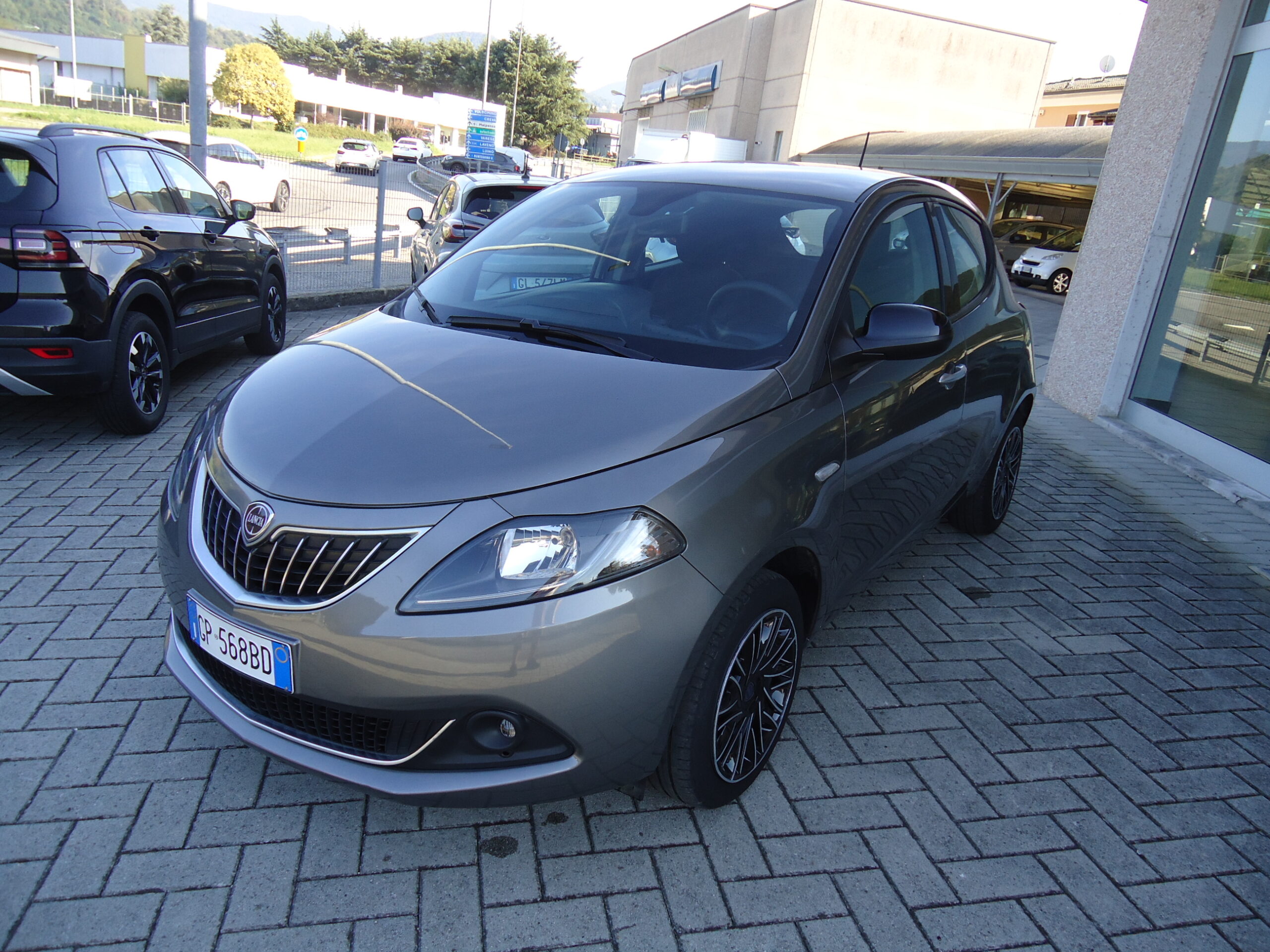 
								Lancia Y full									
