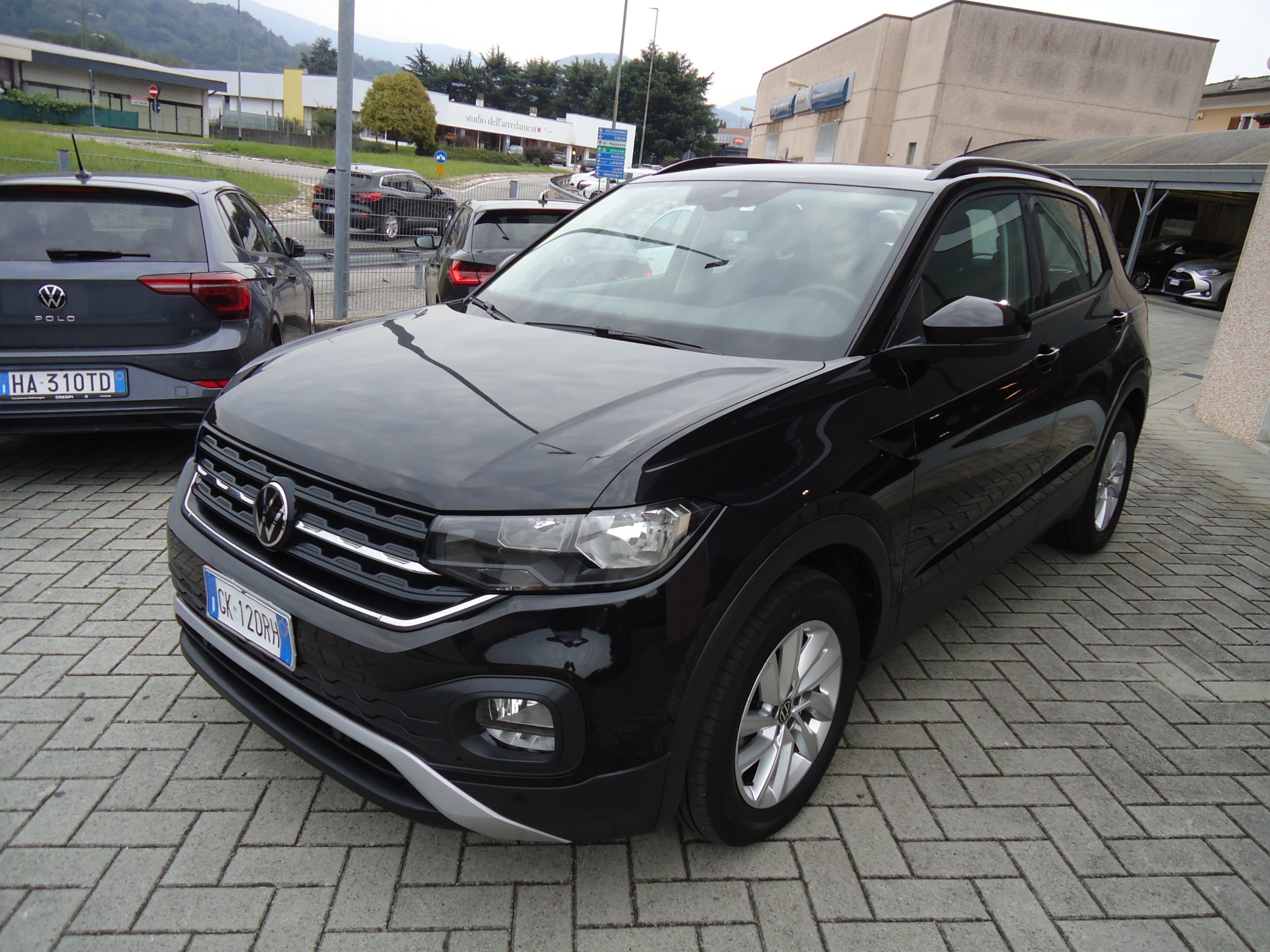 
								VW T-CROSS full									