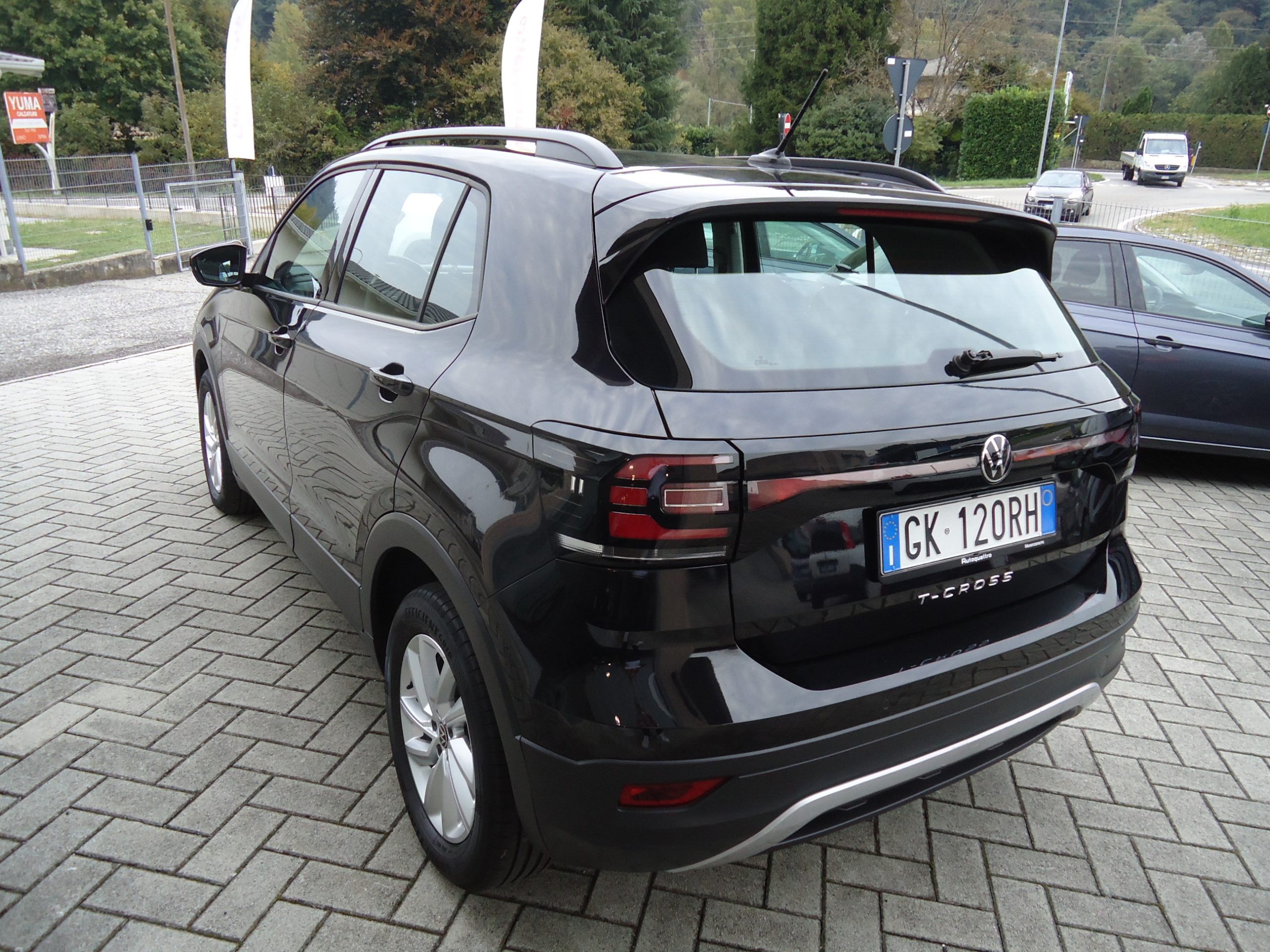 
								VW T-CROSS full									
