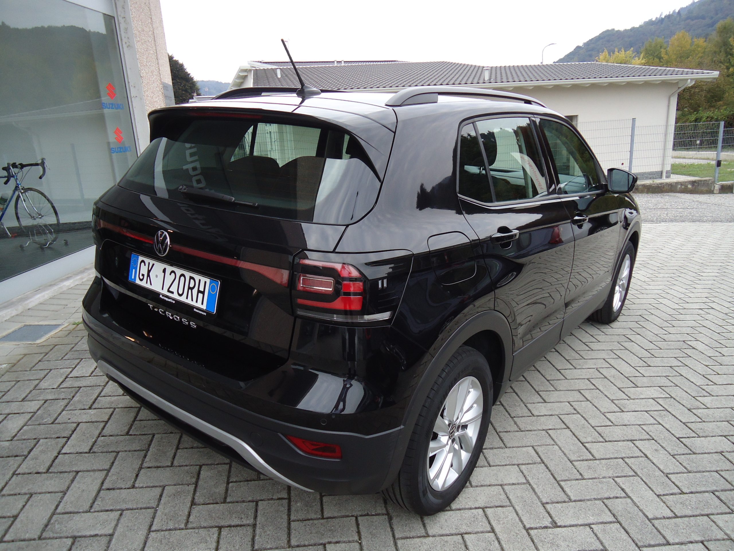 
								VW T-CROSS full									